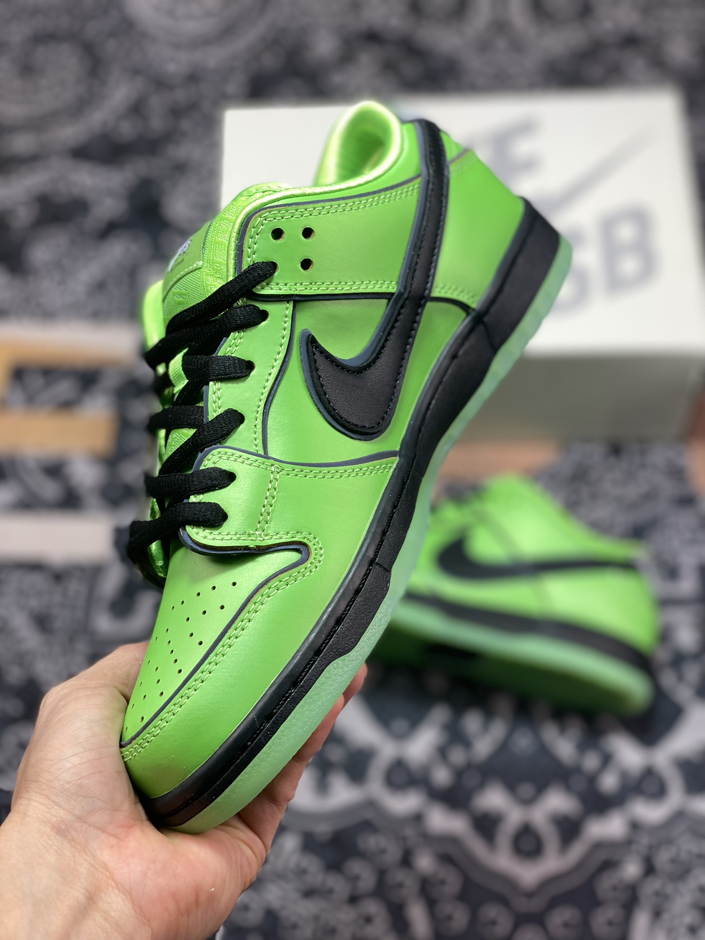 240  The Powerpuff Girl x Nike  Dunk SB Low 飞天小女警联名 FZ8319-300