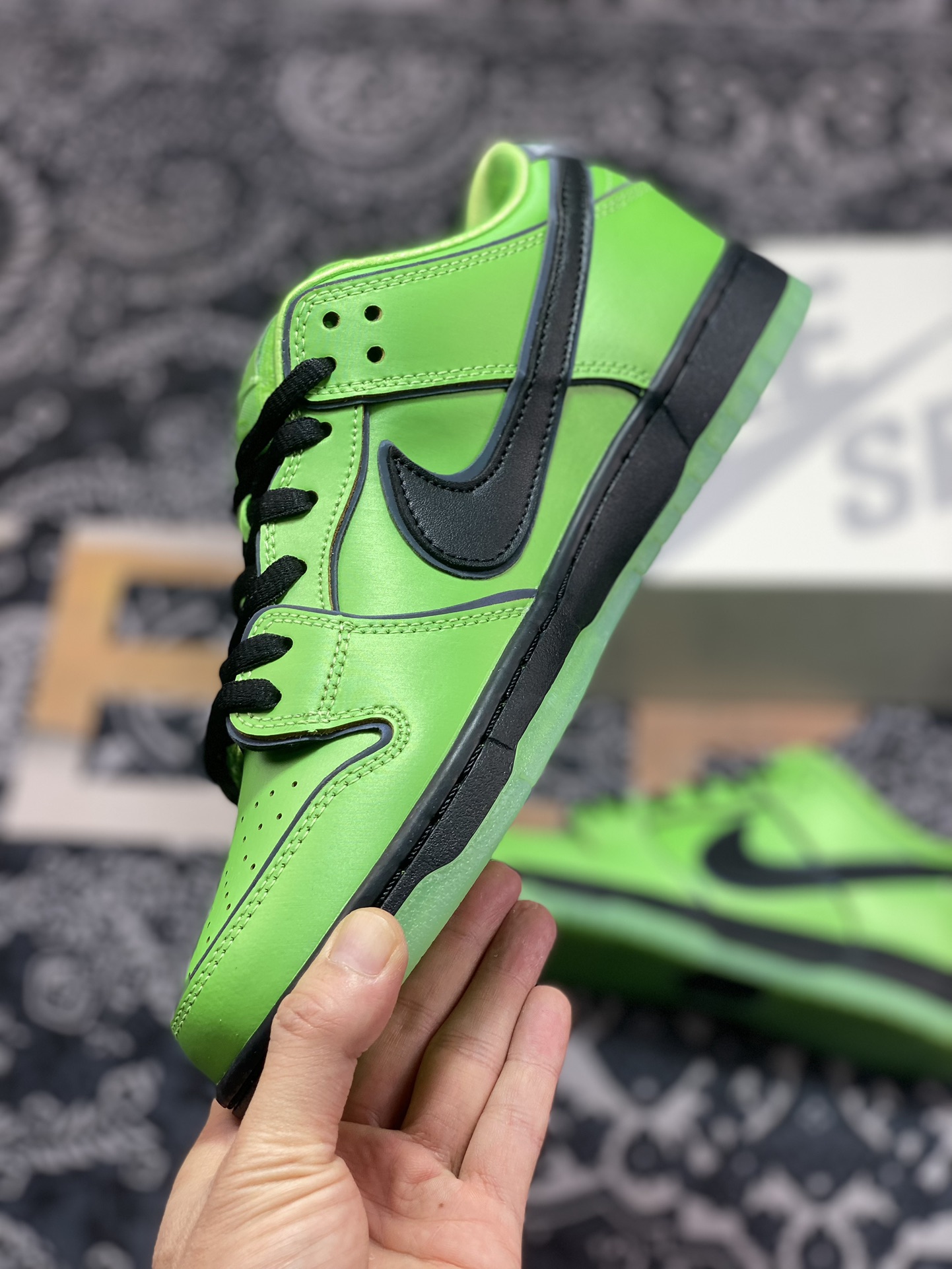 240  The Powerpuff Girl x Nike  Dunk SB Low 飞天小女警联名 FZ8319-300