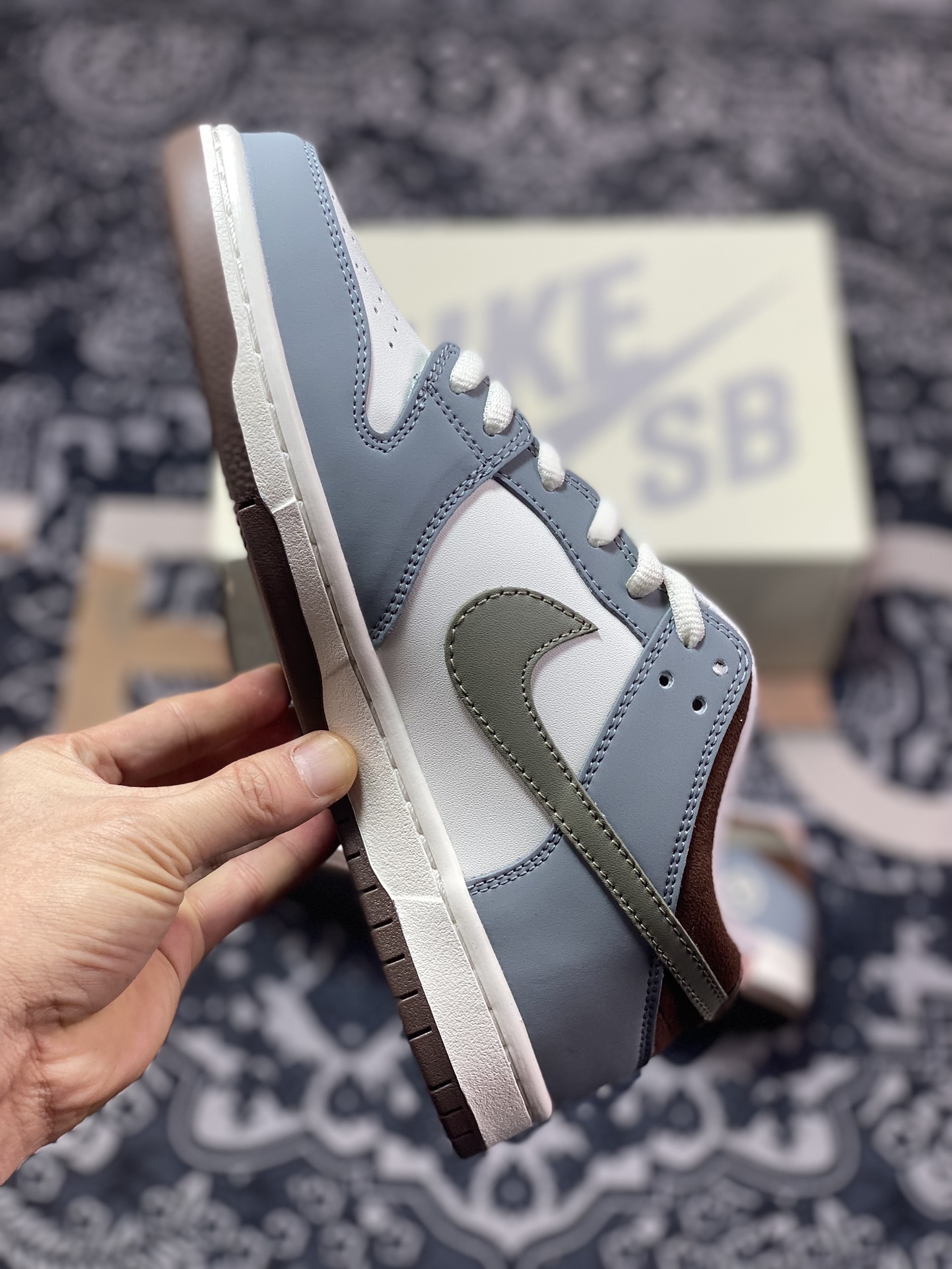 220 NIKE SB Dunk Low x Yuto Horigome 联名灰白羽毛 FQ1180-001