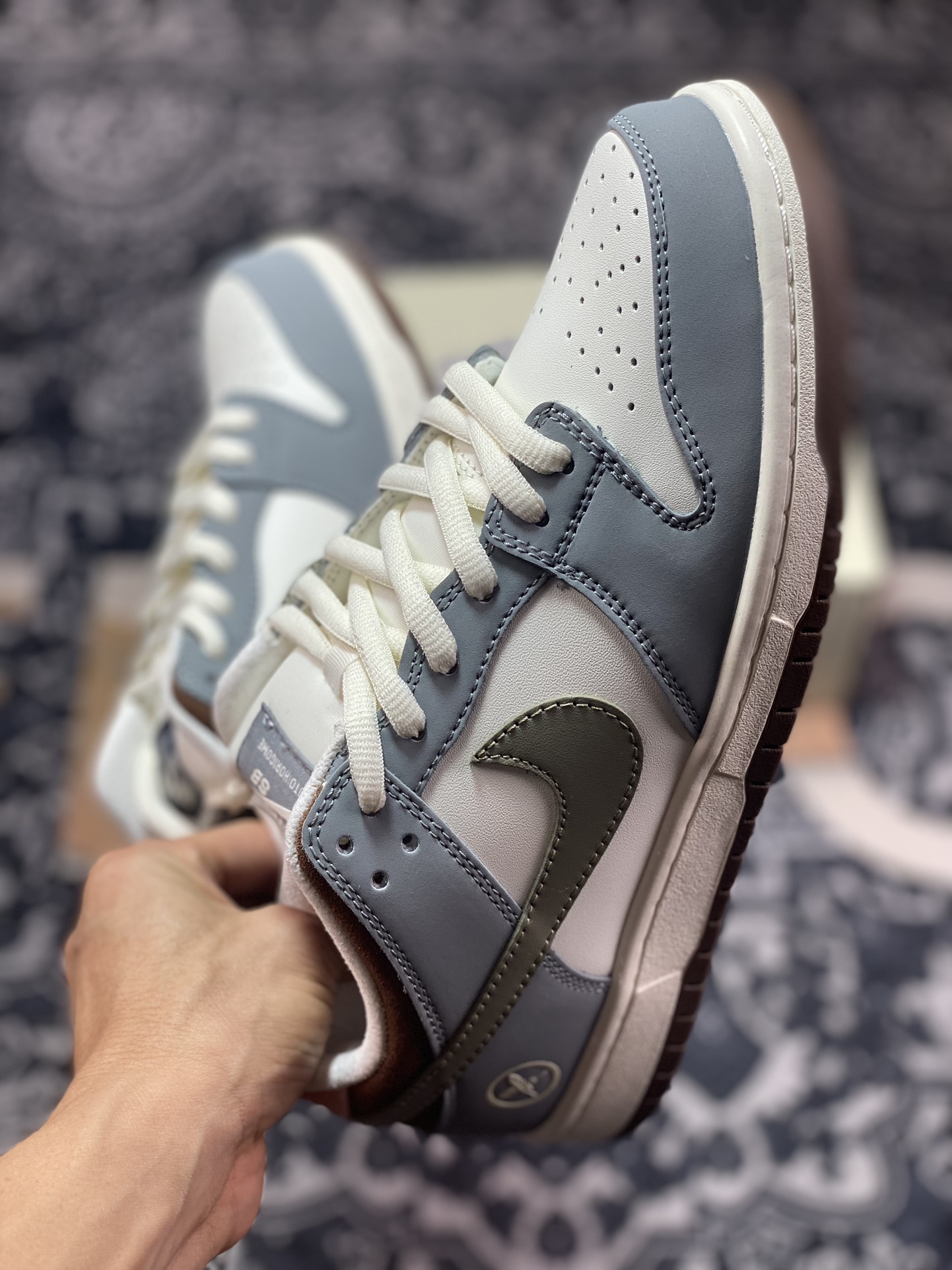 220 NIKE SB Dunk Low x Yuto Horigome 联名灰白羽毛 FQ1180-001