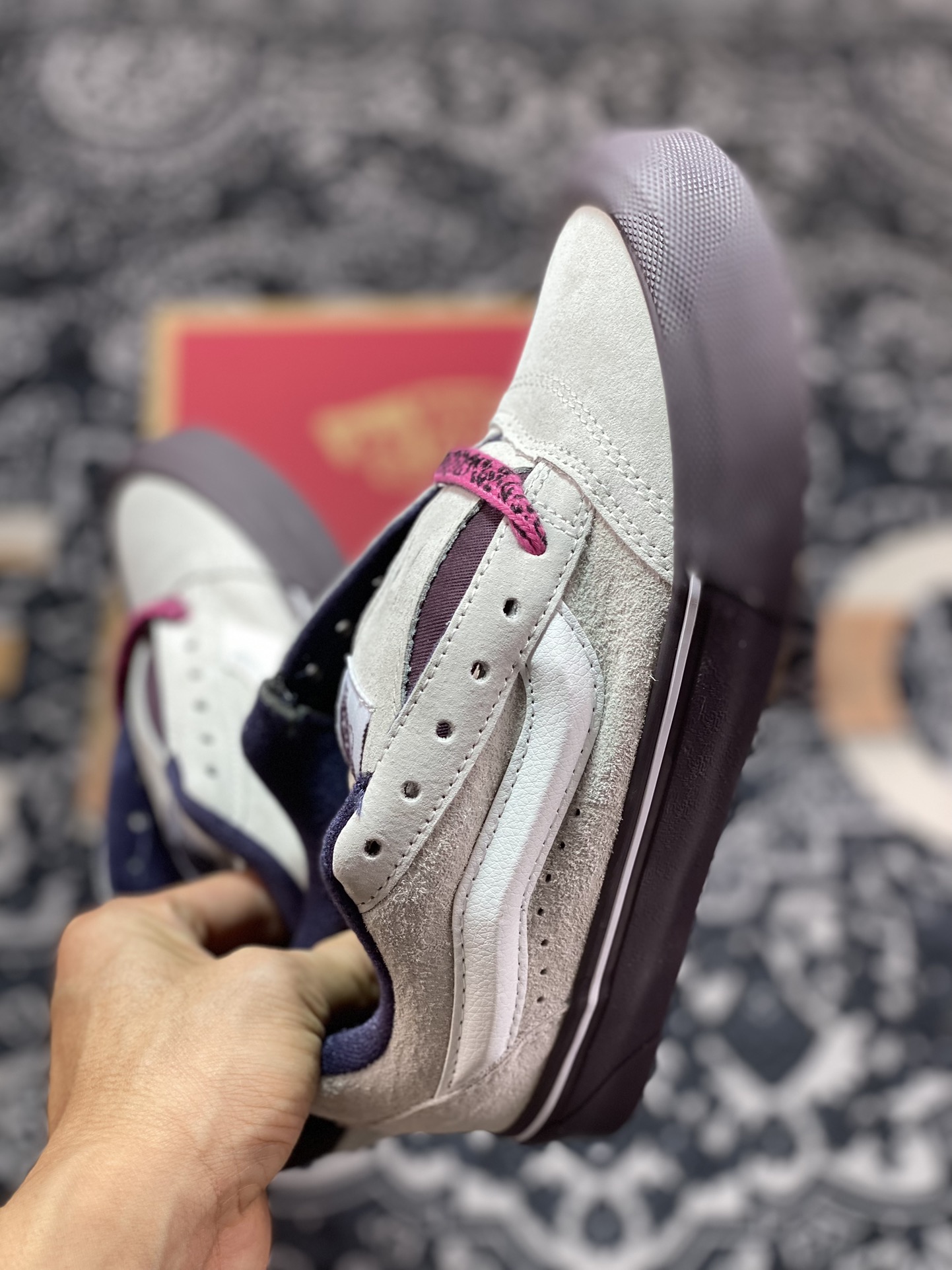 160  Vans Classics Knu Skool 面包鞋 VN0009QCPRP