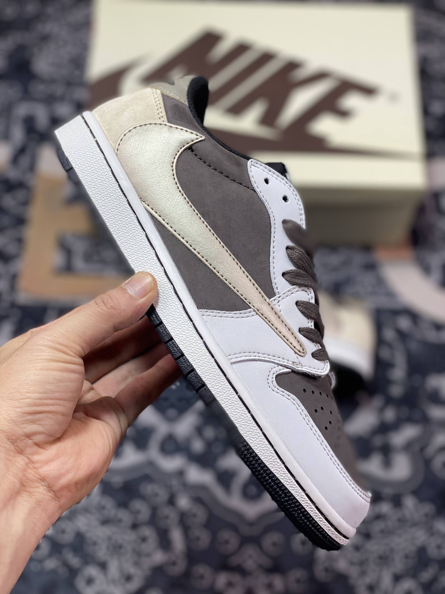 300 Travis Scott x Nike Air Jordan 1 Low OG SP"Cactus Jack"AJ1乔丹一代篮球鞋 DM7866-816