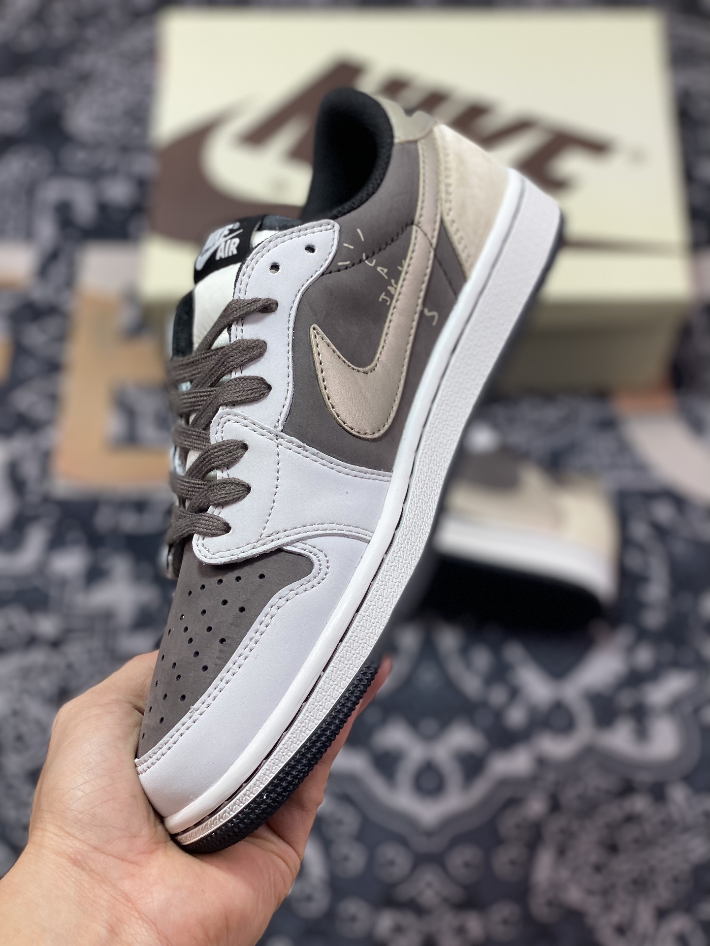 300 Travis Scott x Nike Air Jordan 1 Low OG SP"Cactus Jack"AJ1乔丹一代篮球鞋 DM7866-816