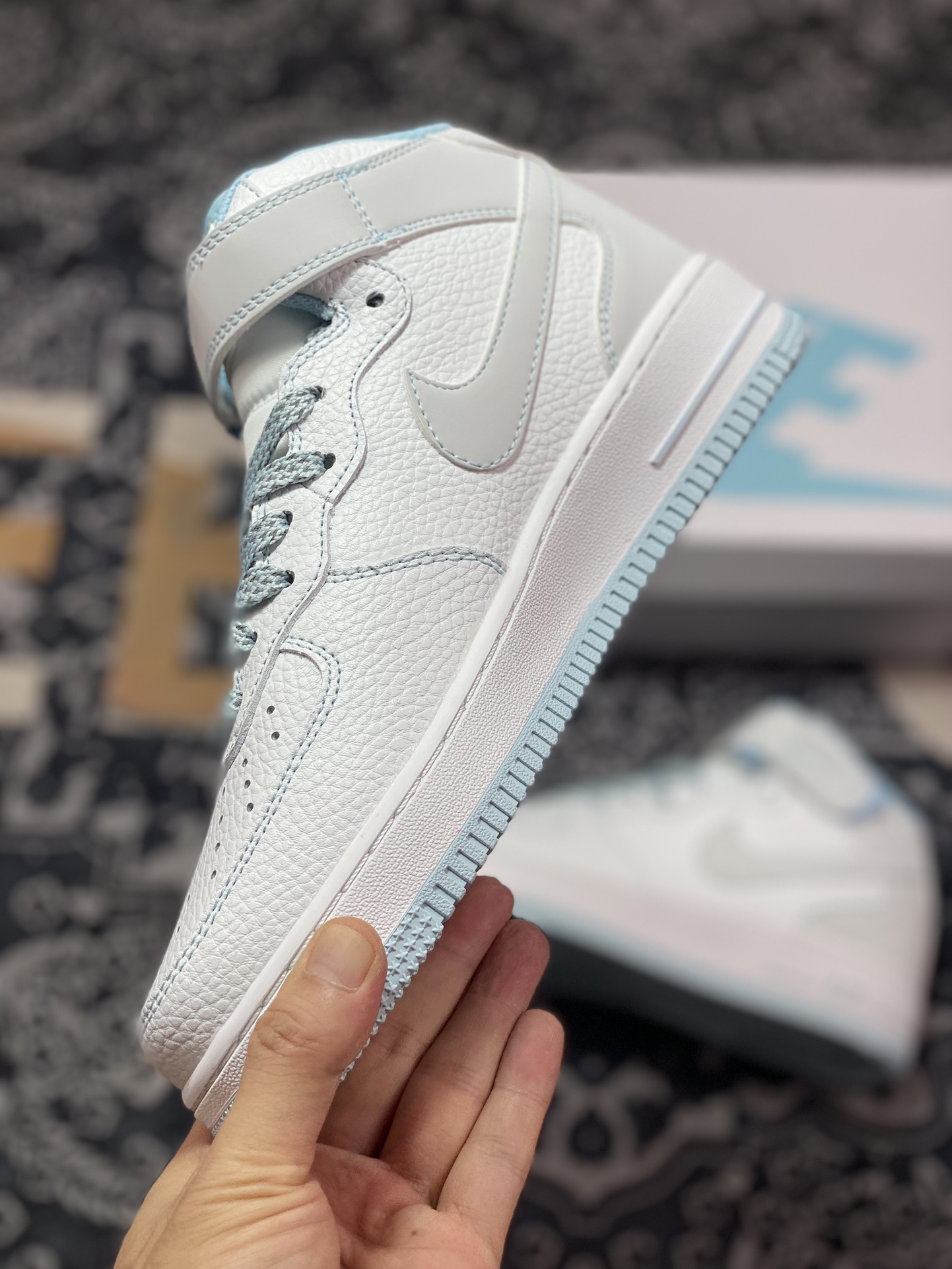 260 Air Force 1'07 Mid 冰蓝满天星 MK0619-255