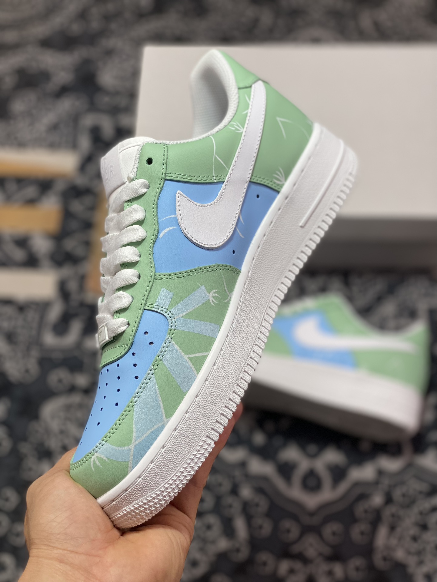 200 耐克Nike Air Force 1 07 Low"Bigniu"空军一号系列板鞋“浅绿蒲公英手绘喷绘”