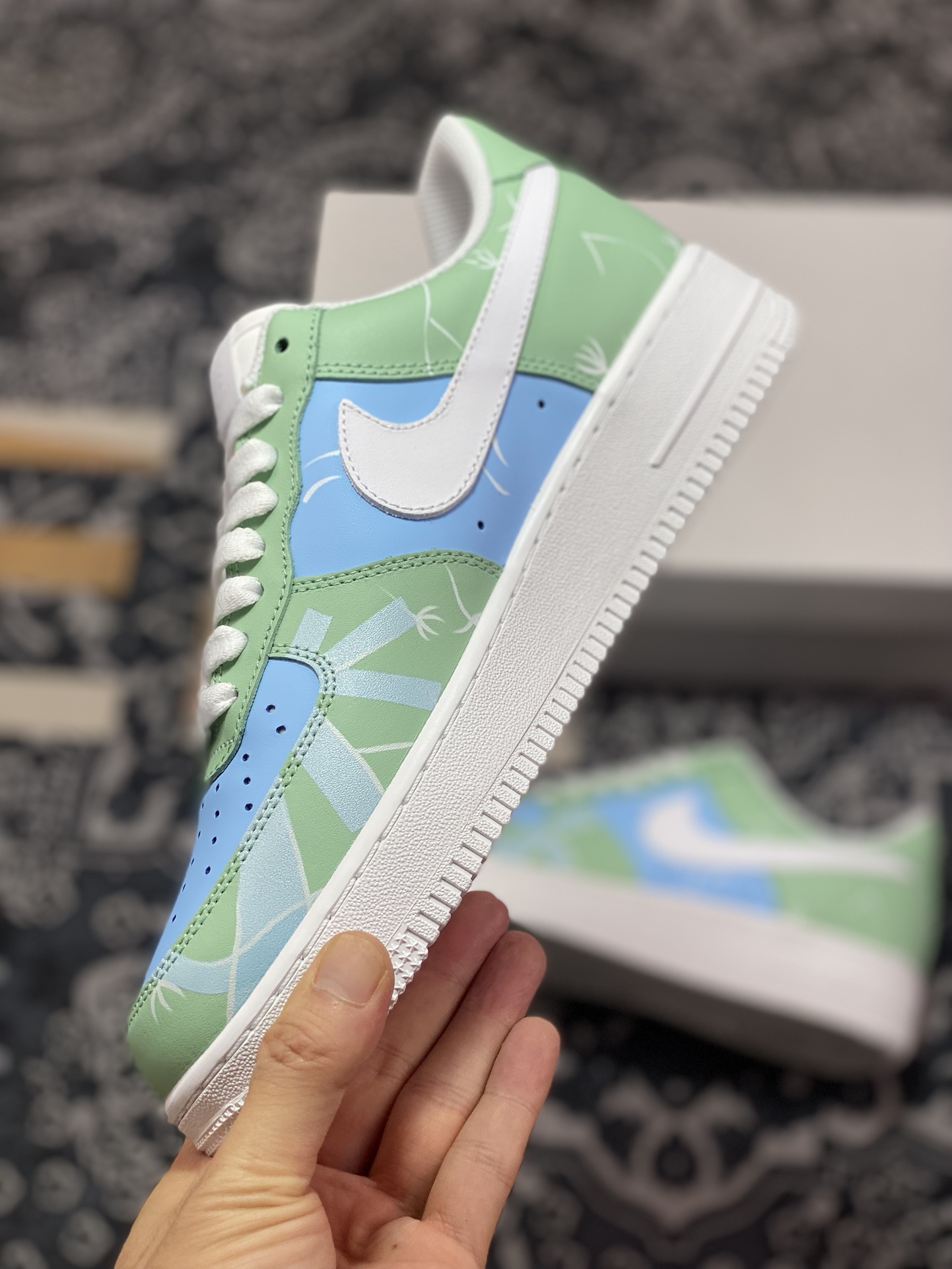 200 耐克Nike Air Force 1 07 Low"Bigniu"空军一号系列板鞋“浅绿蒲公英手绘喷绘”