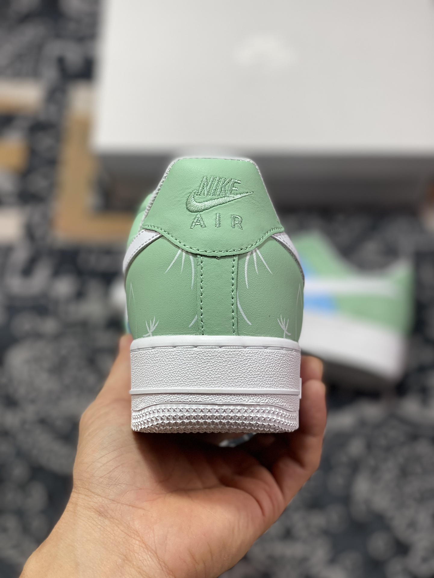 200 耐克Nike Air Force 1 07 Low"Bigniu"空军一号系列板鞋“浅绿蒲公英手绘喷绘”