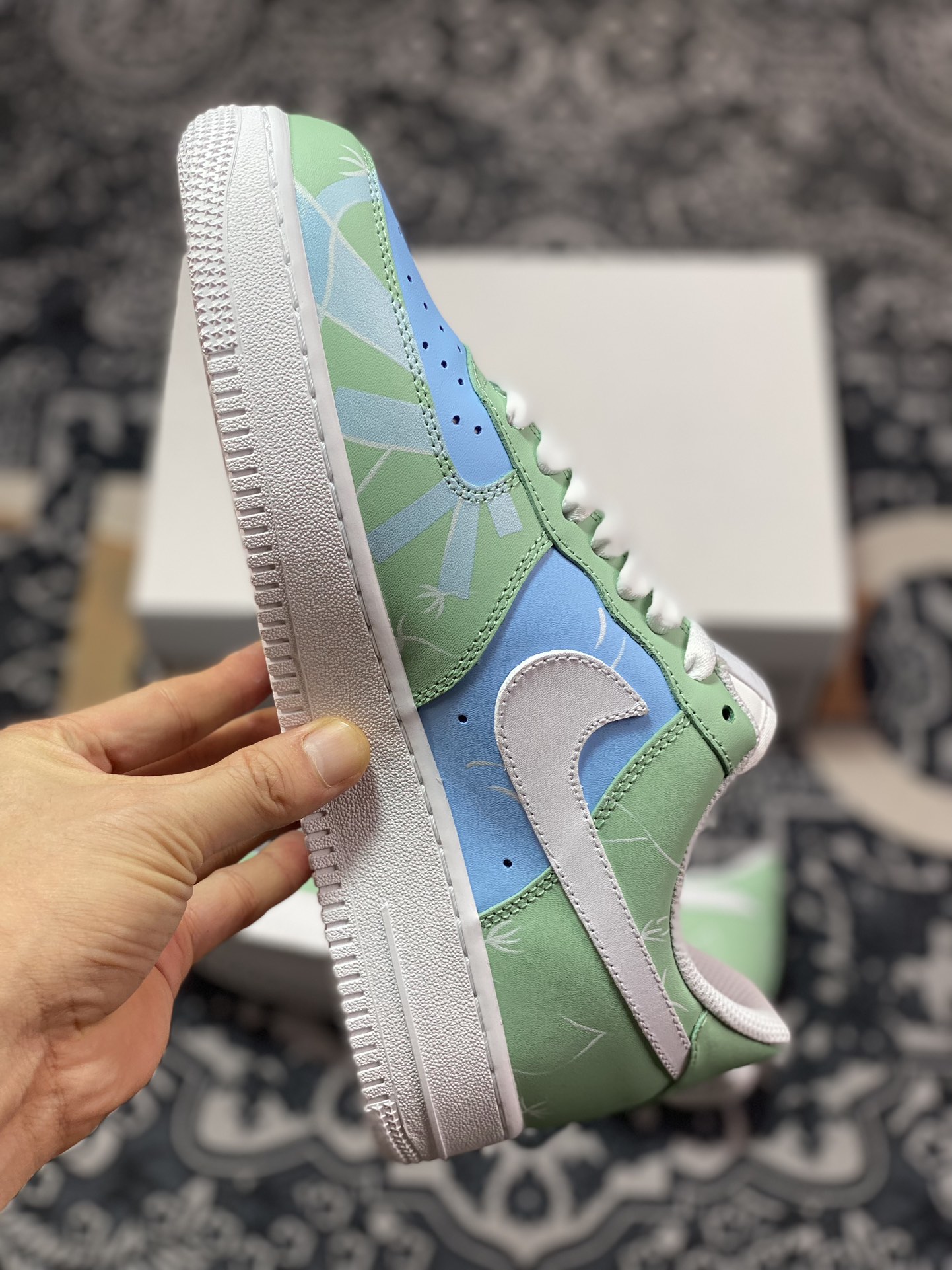 200 耐克Nike Air Force 1 07 Low"Bigniu"空军一号系列板鞋“浅绿蒲公英手绘喷绘”