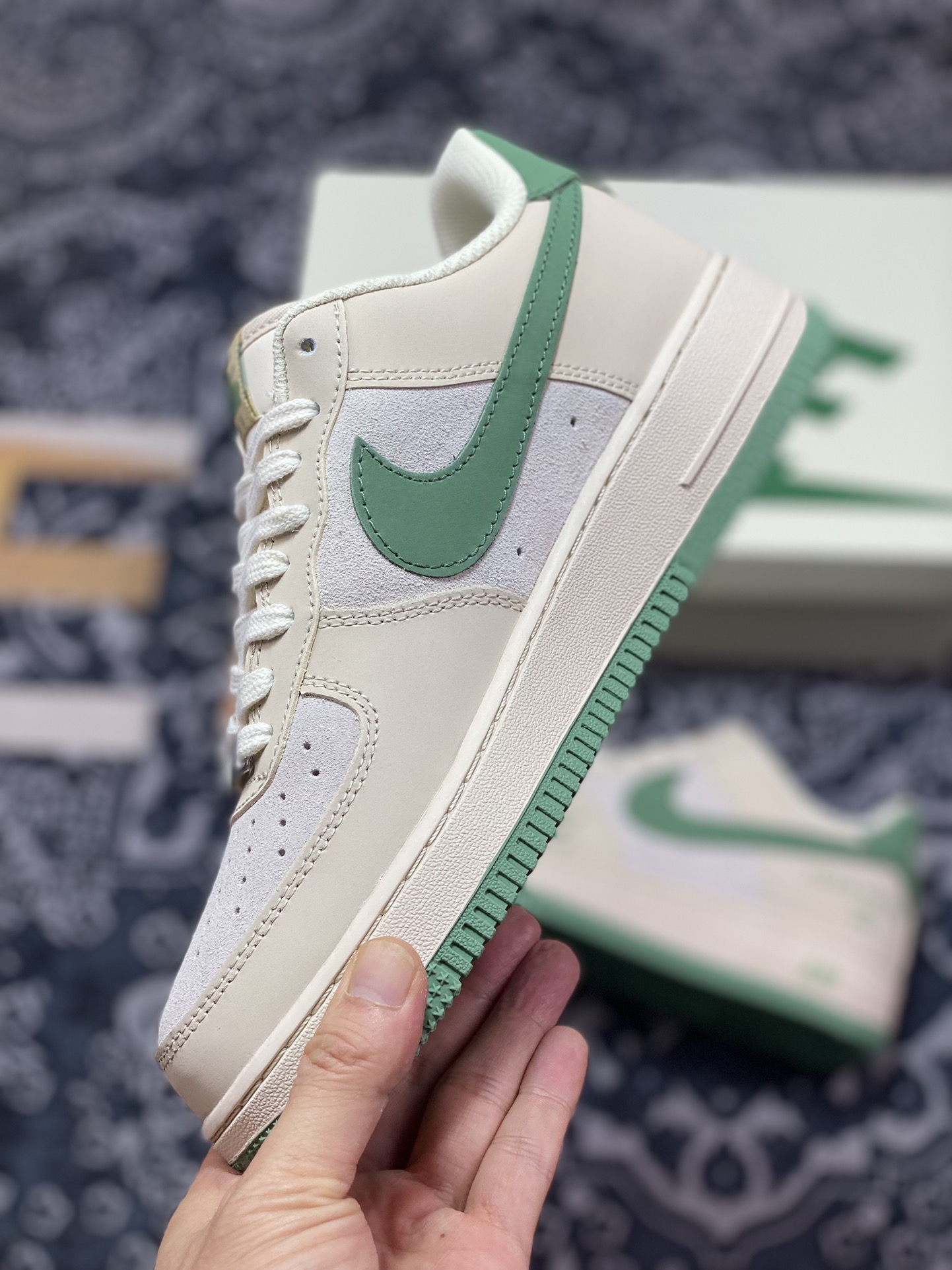 200 Louis Vuitton x Nike Air Force 1 07 LV8"Beige White/Green LV"空军一号板鞋“皮革沙米绿LV印花”BS8856-821