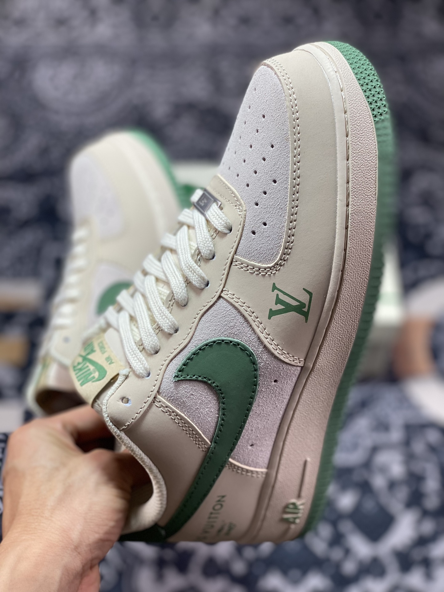 200 Louis Vuitton x Nike Air Force 1 07 LV8"Beige White/Green LV"空军一号板鞋“皮革沙米绿LV印花”BS8856-821