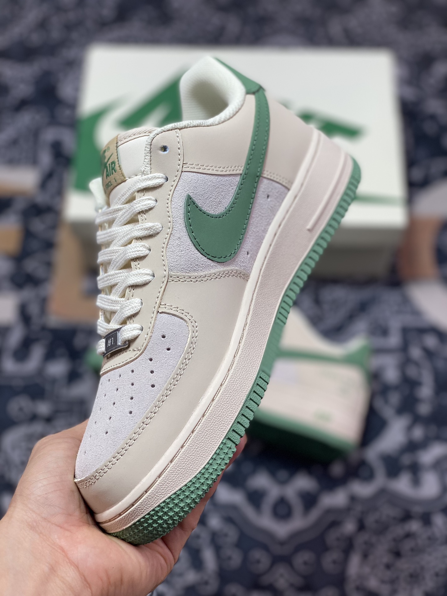 200 Louis Vuitton x Nike Air Force 1 07 LV8"Beige White/Green LV"空军一号板鞋“皮革沙米绿LV印花”BS8856-821