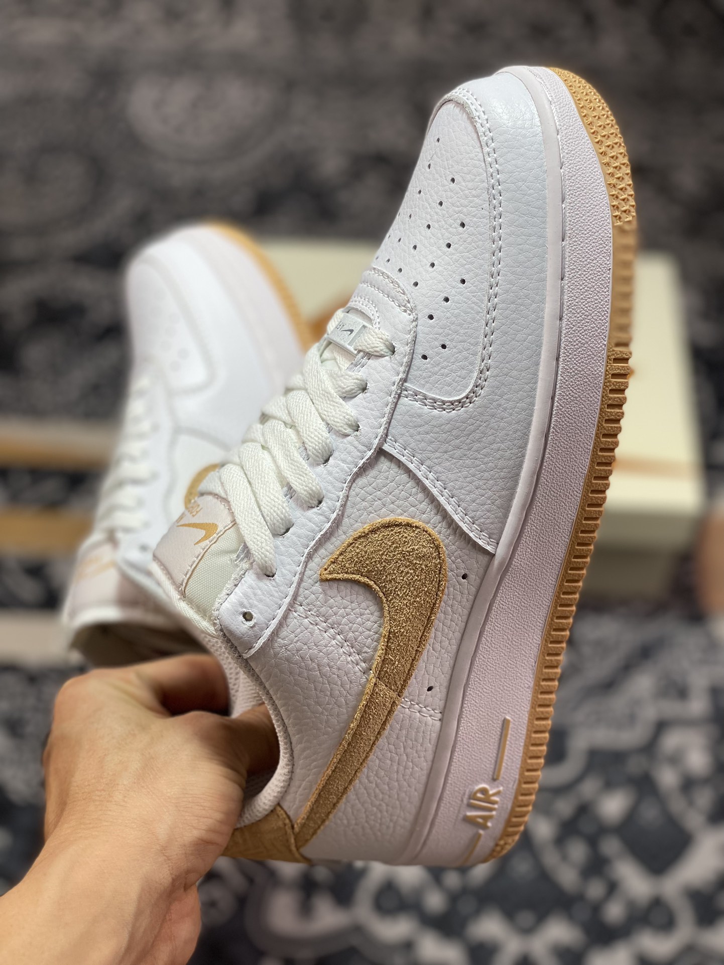 220 Nike Air Force 1 Low"White/Brown"空军一号经典低帮板鞋“皮革白卡其棕翻毛钩子”CN2873-103