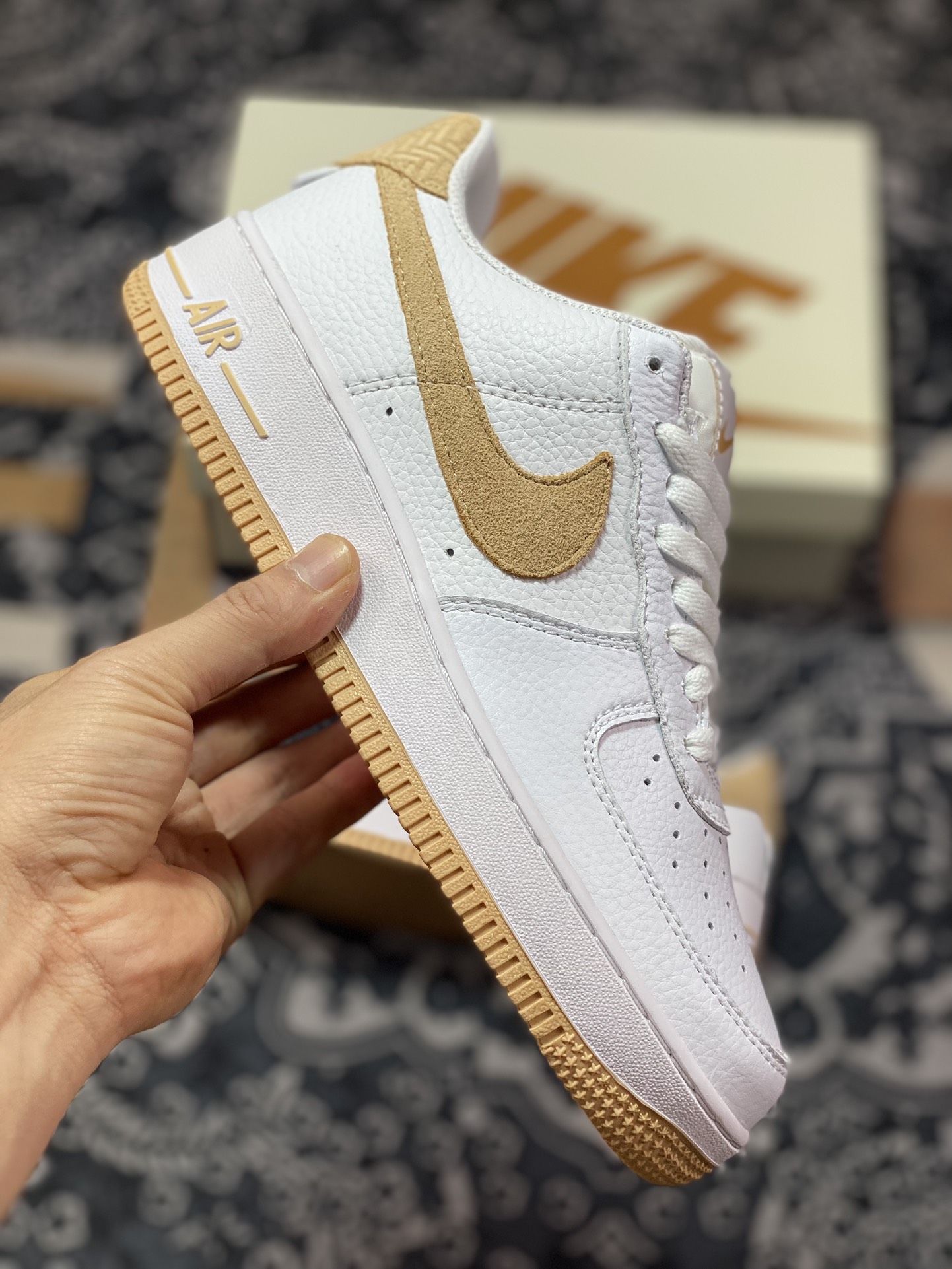 220 Nike Air Force 1 Low"White/Brown"空军一号经典低帮板鞋“皮革白卡其棕翻毛钩子”CN2873-103