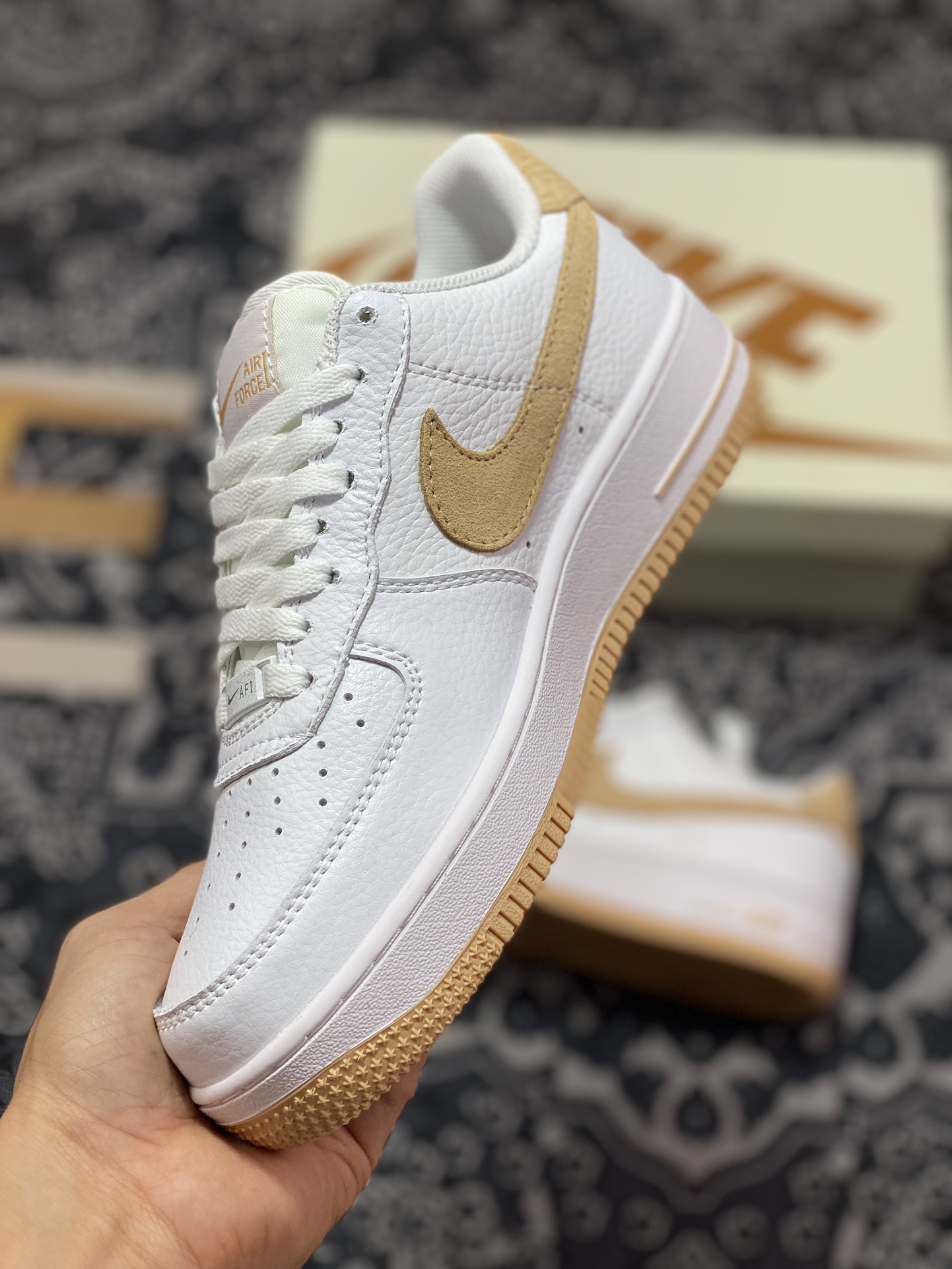 220 Nike Air Force 1 Low"White/Brown"空军一号经典低帮板鞋“皮革白卡其棕翻毛钩子”CN2873-103