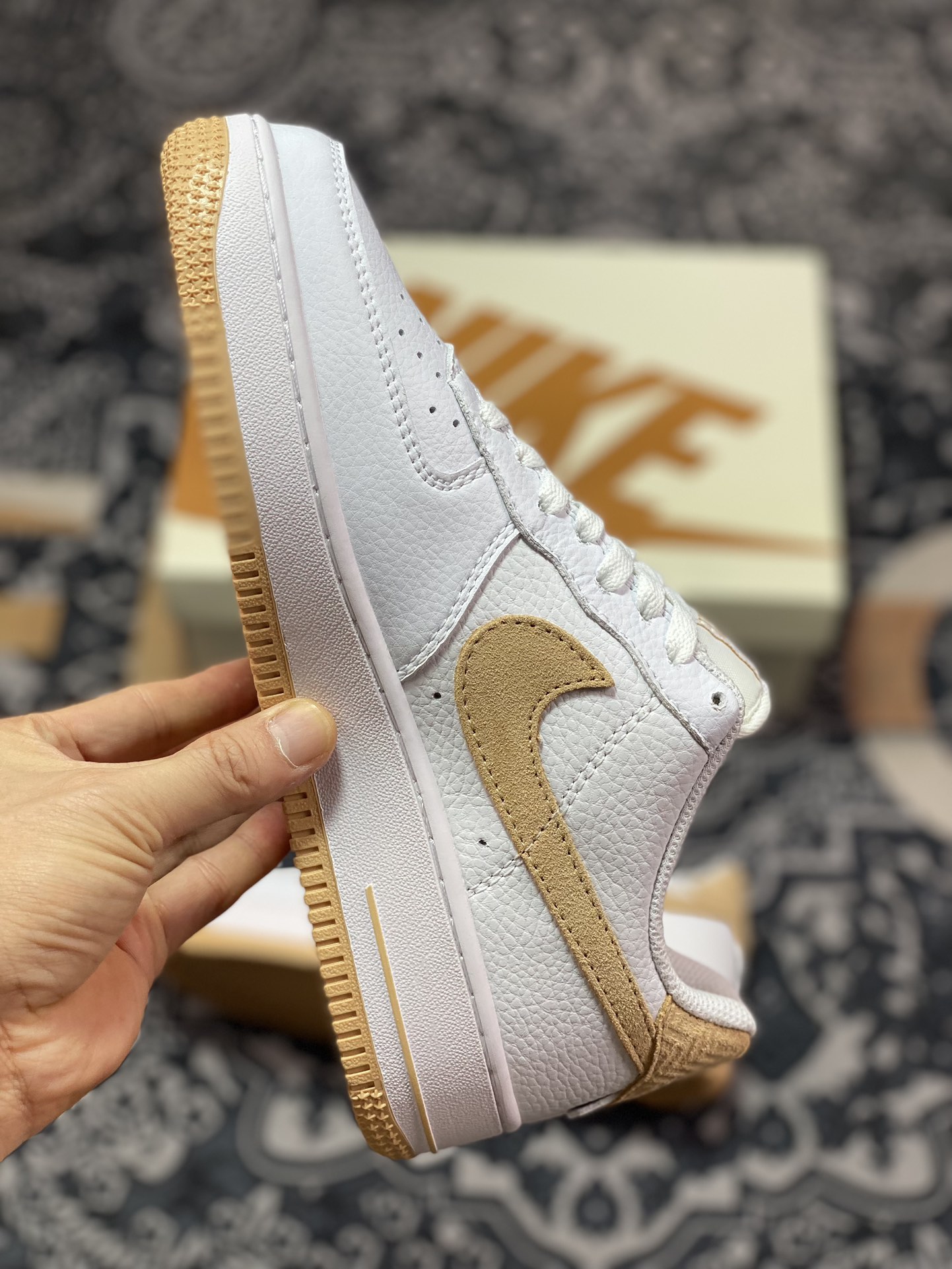 220 Nike Air Force 1 Low"White/Brown"空军一号经典低帮板鞋“皮革白卡其棕翻毛钩子”CN2873-103