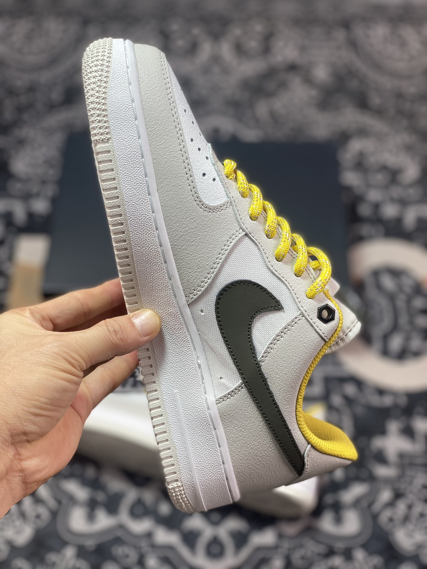 200 Nike Air Force 1’07 Low Premium"Light Bone/Vivid Sulfur"空军一号板鞋“拼接骨白墨绿黄”FV3628-031