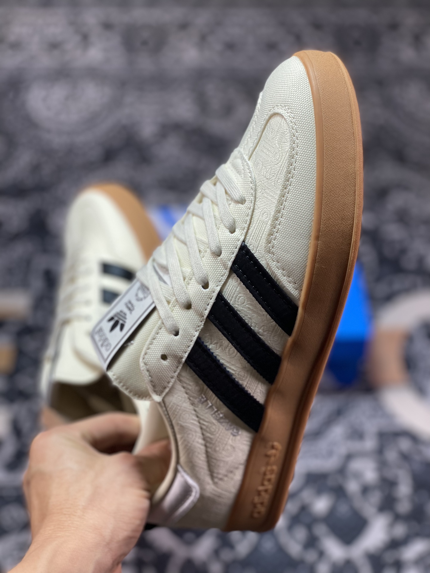 Adidas Originals Gazelle White and Black Clover Retro Casual Sports Shoes IG3677