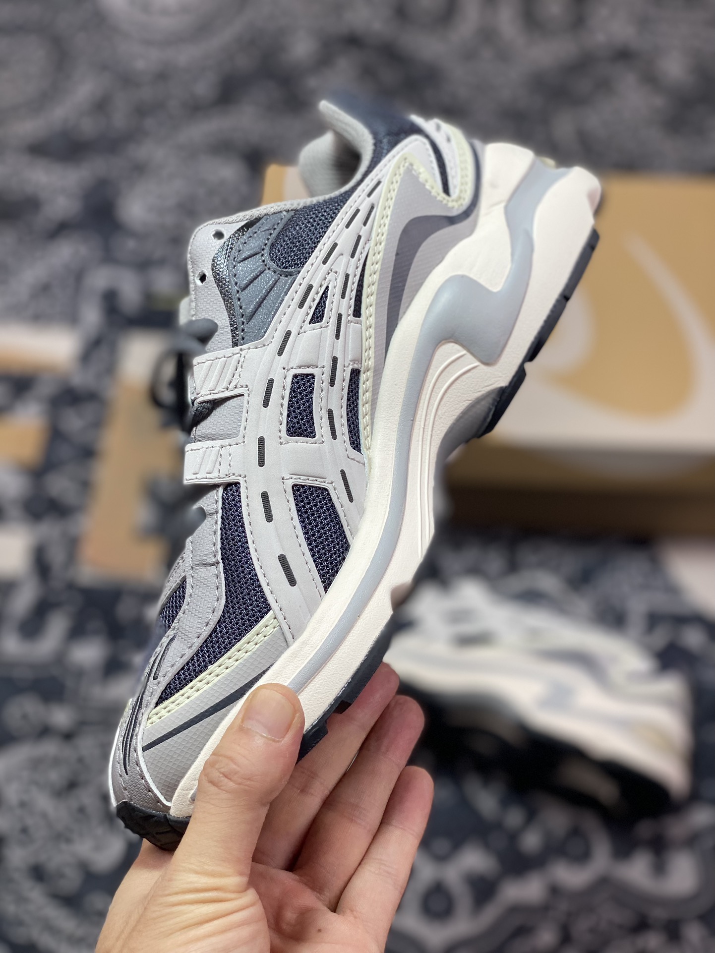 200 Asics Gel-Preleus 虎牙系列低帮复古慢跑鞋“浅灰米灰”1201A838-020