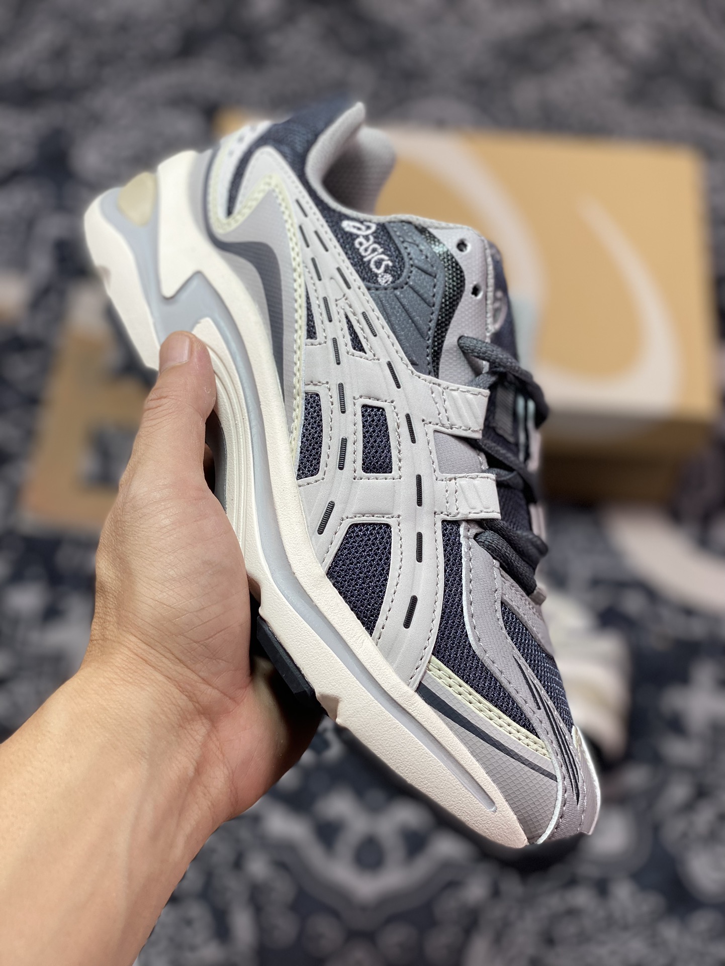 200 Asics Gel-Preleus 虎牙系列低帮复古慢跑鞋“浅灰米灰”1201A838-020