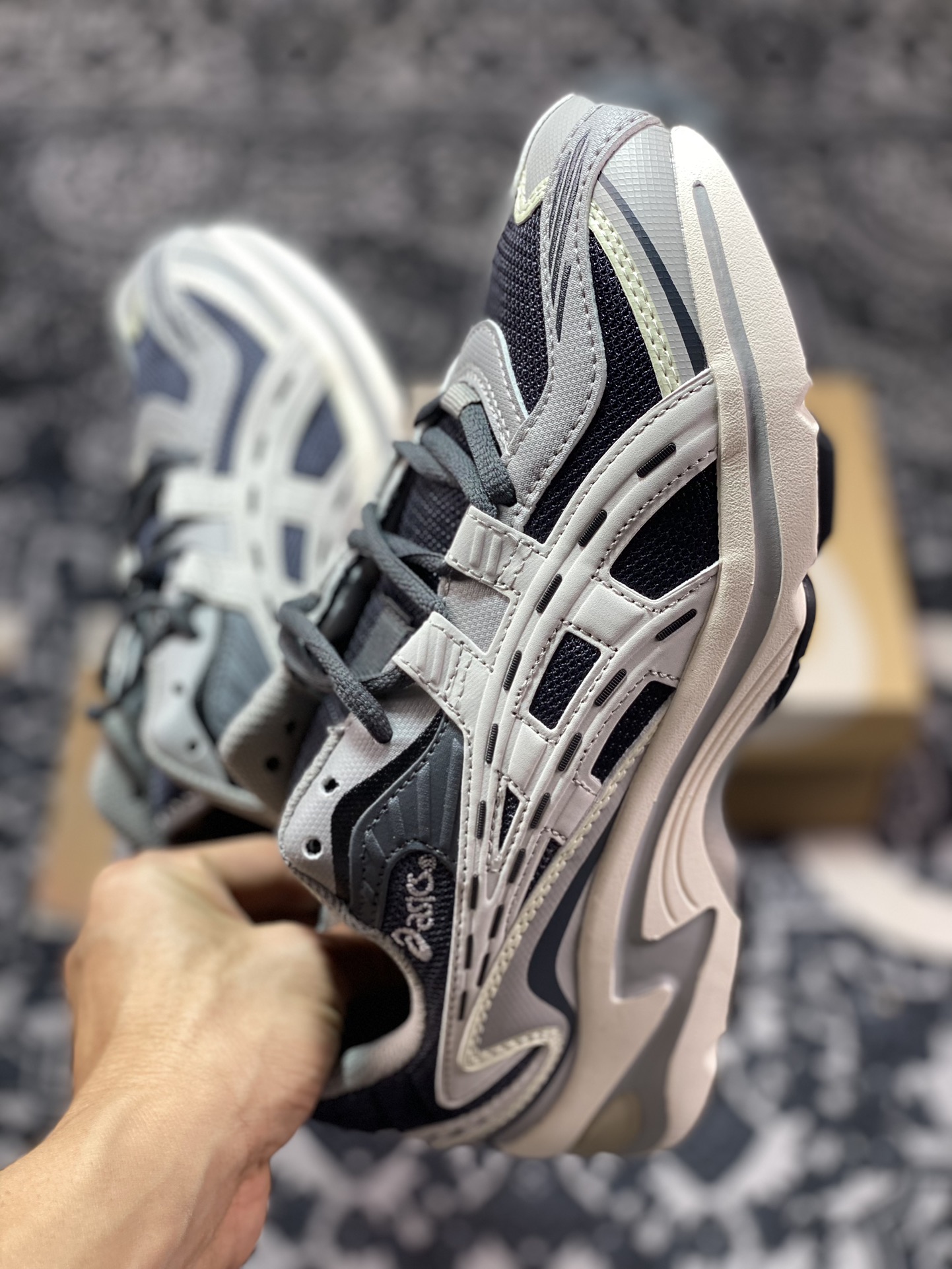 200 Asics Gel-Preleus 虎牙系列低帮复古慢跑鞋“浅灰米灰”1201A838-020