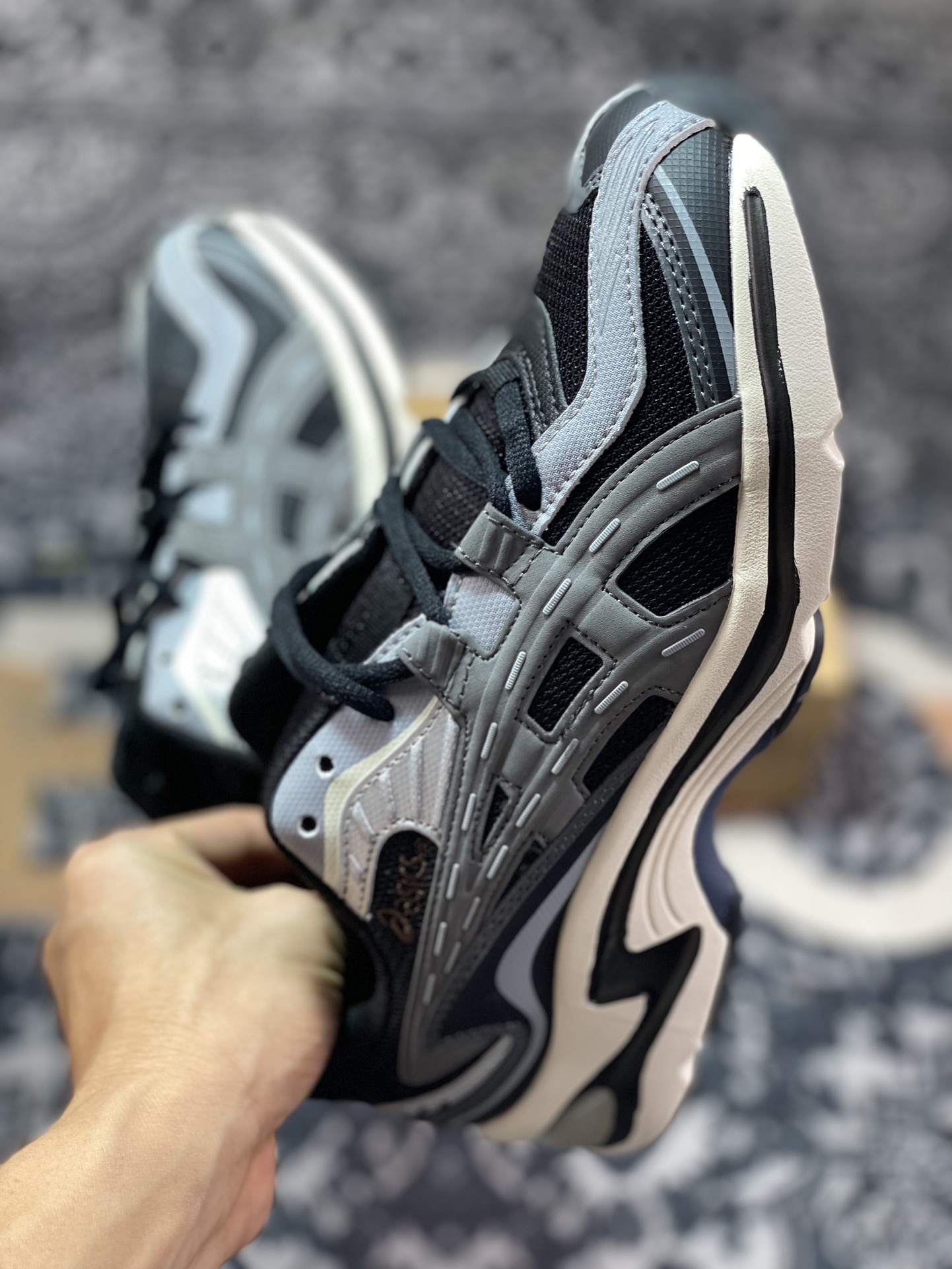 200 亚瑟士/Asics Gel-Preleus 虎牙系列低帮慢跑鞋“黑深灰银”1201A789-100