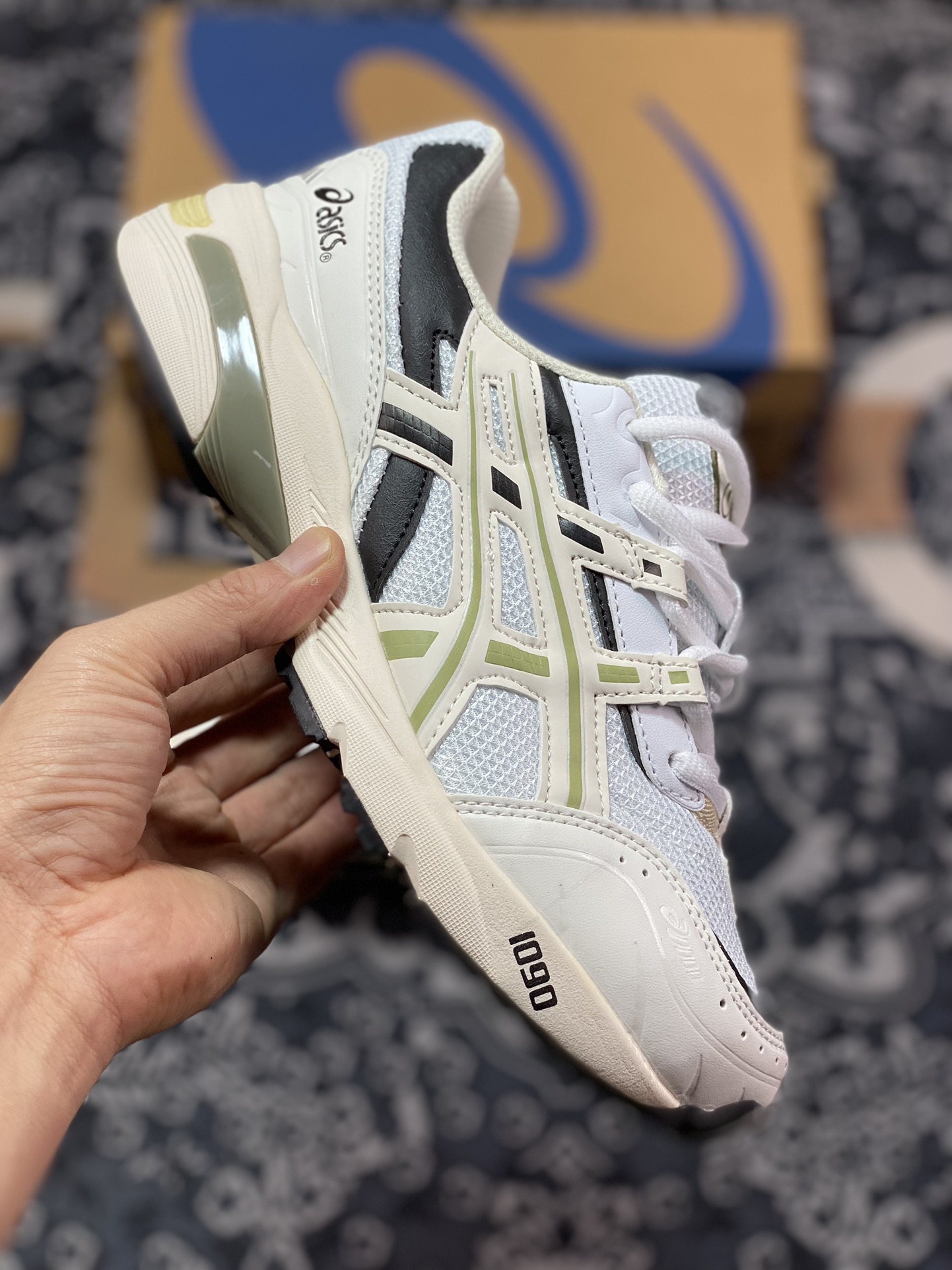 180 Asics Gel-1090 灰黑绿 亚瑟士复古时尚运动休闲鞋 1203A243-028