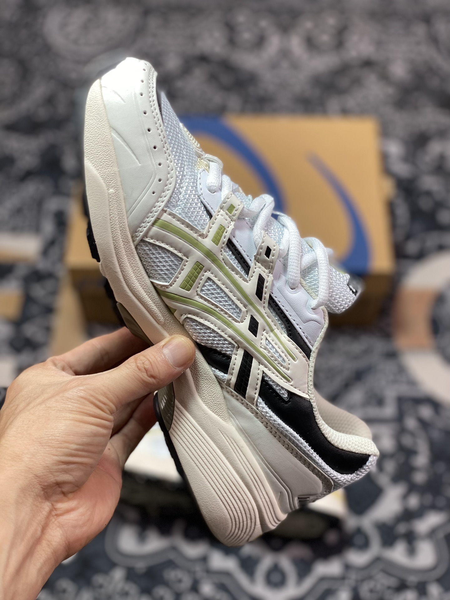 180 Asics Gel-1090 灰黑绿 亚瑟士复古时尚运动休闲鞋 1203A243-028