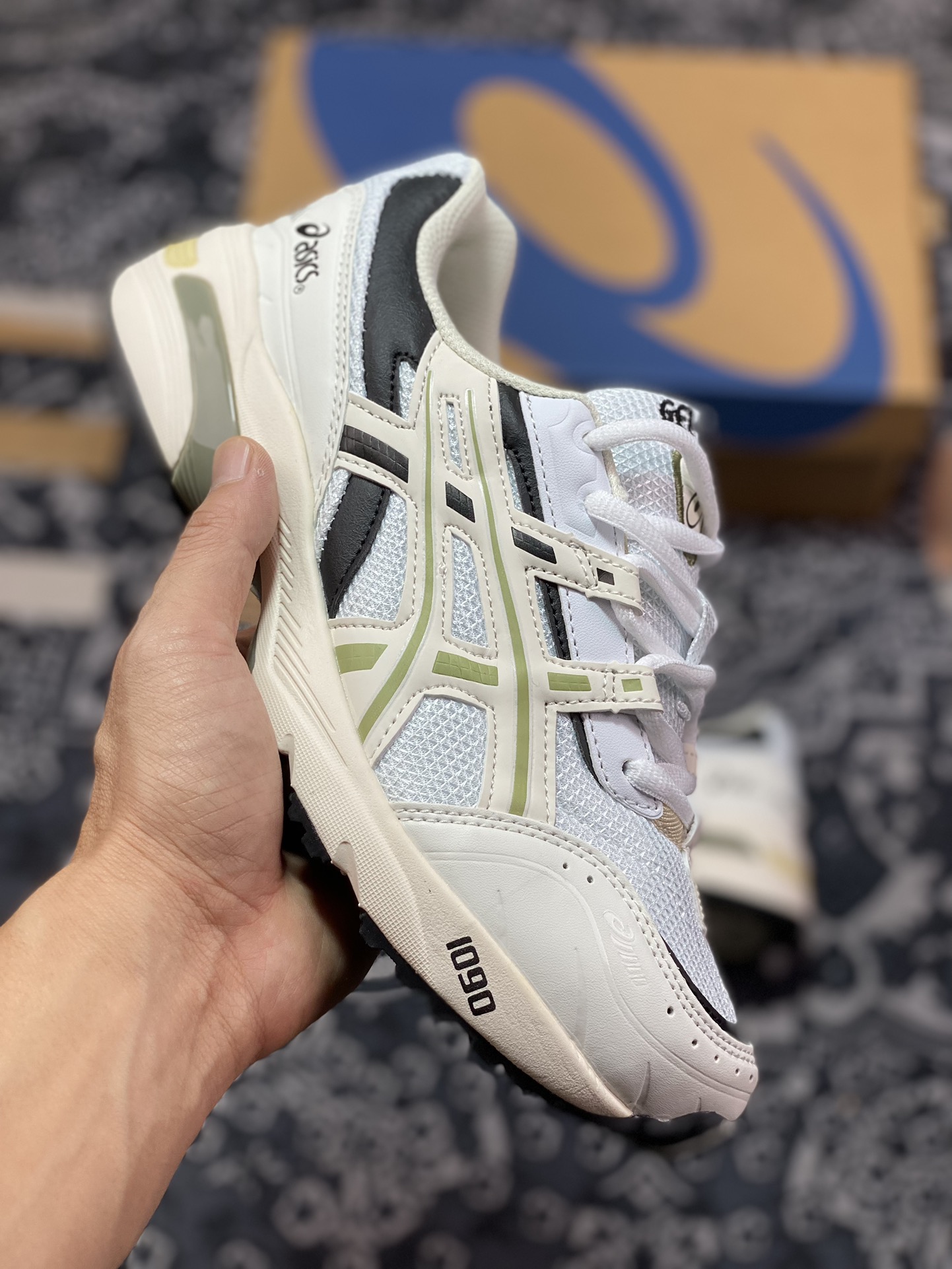 180 Asics Gel-1090 灰黑绿 亚瑟士复古时尚运动休闲鞋 1203A243-028