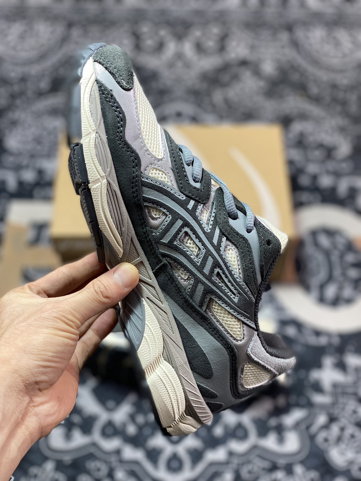 200 亚瑟士/Asics Gel-NYC 系列低帮复古休闲运动慢跑鞋“深灰银燕麦黄”1201A789-250