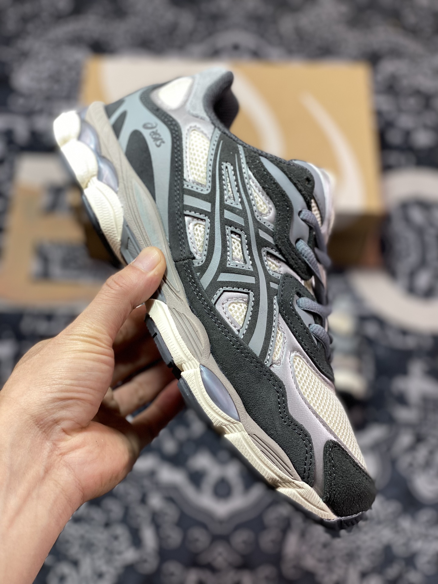 200 亚瑟士/Asics Gel-NYC 系列低帮复古休闲运动慢跑鞋“深灰银燕麦黄”1201A789-250