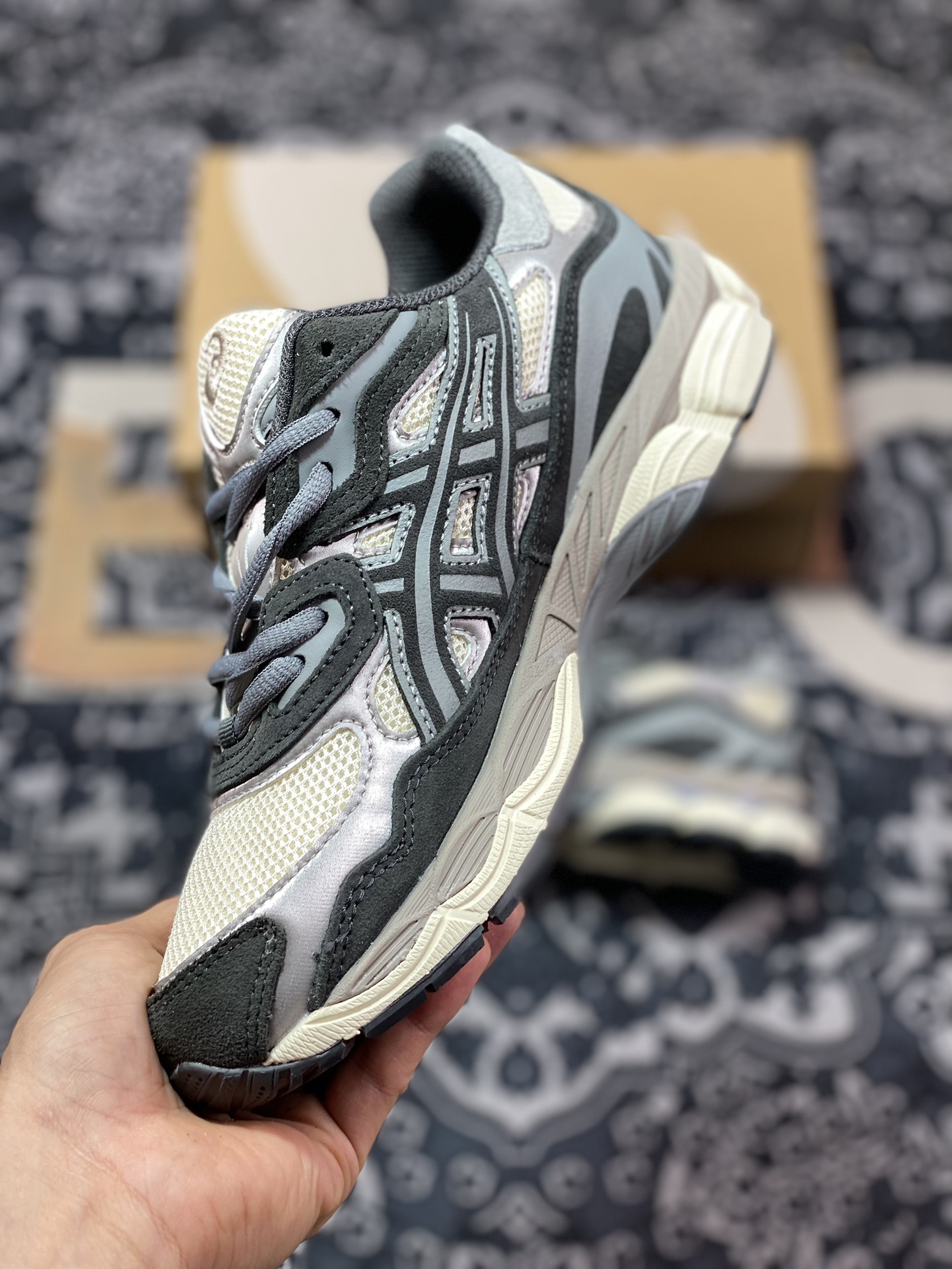 200 亚瑟士/Asics Gel-NYC 系列低帮复古休闲运动慢跑鞋“深灰银燕麦黄”1201A789-250