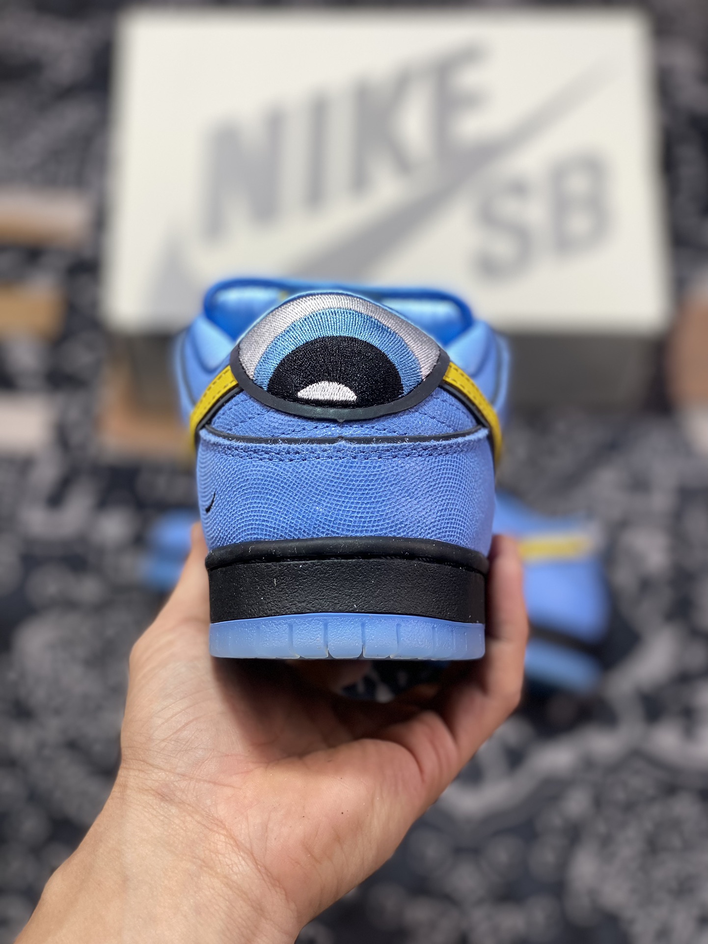 The Powerpuff Girl x Nike Dunk SB Low Powerpuff Girls Blue and Yellow FZ8320-400