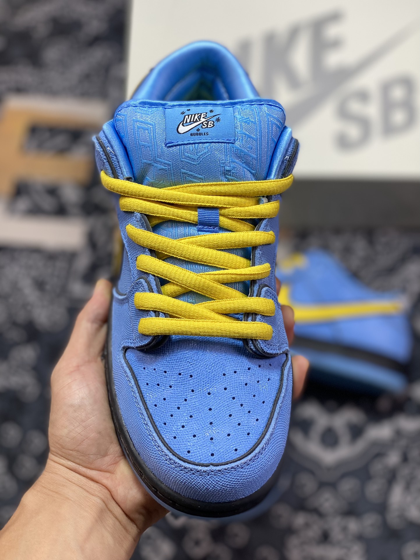 The Powerpuff Girl x Nike Dunk SB Low Powerpuff Girls Blue and Yellow FZ8320-400