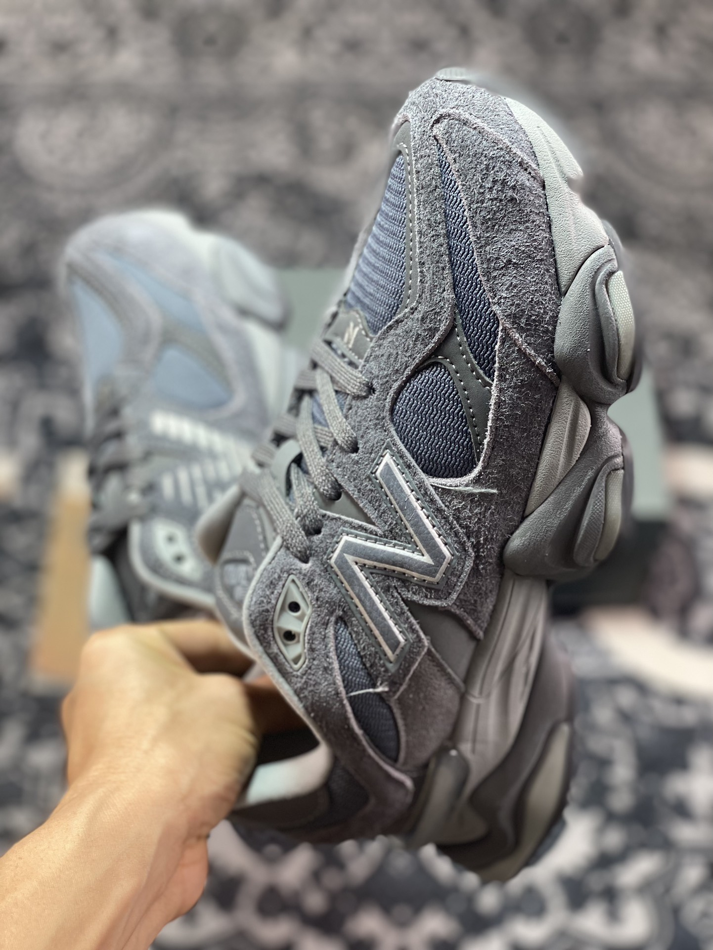 260 New Balance 9060”Magnet”系列复古百搭老爹风跑步鞋“磁铁碳灰做旧”U9060SG