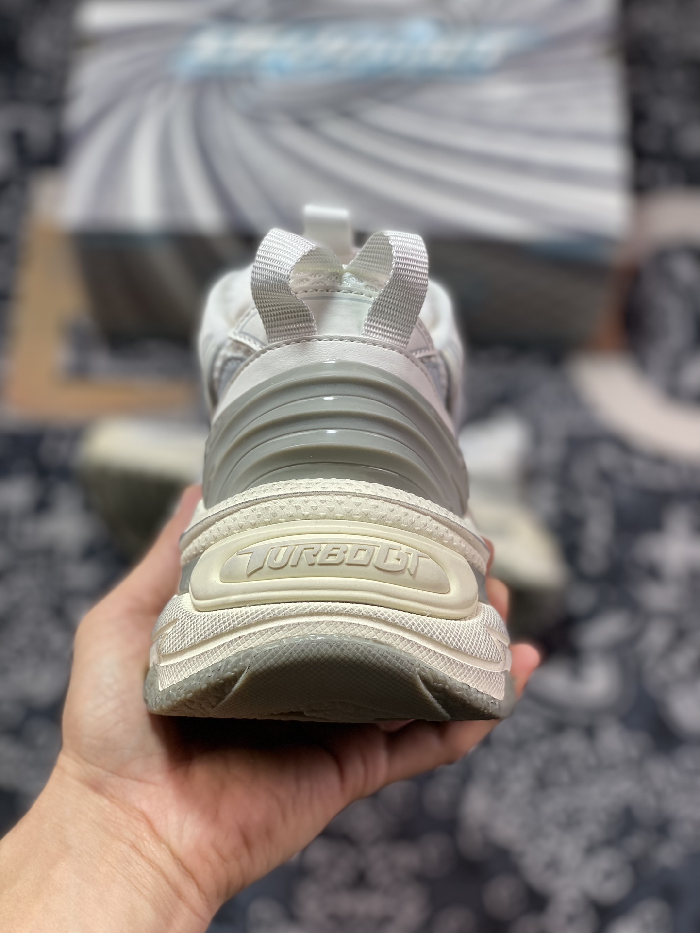 450 OLD ORDER TURBO GT SNEAKER 涡轮系列低帮慢跑鞋“脏白灰涡轮”O2320714