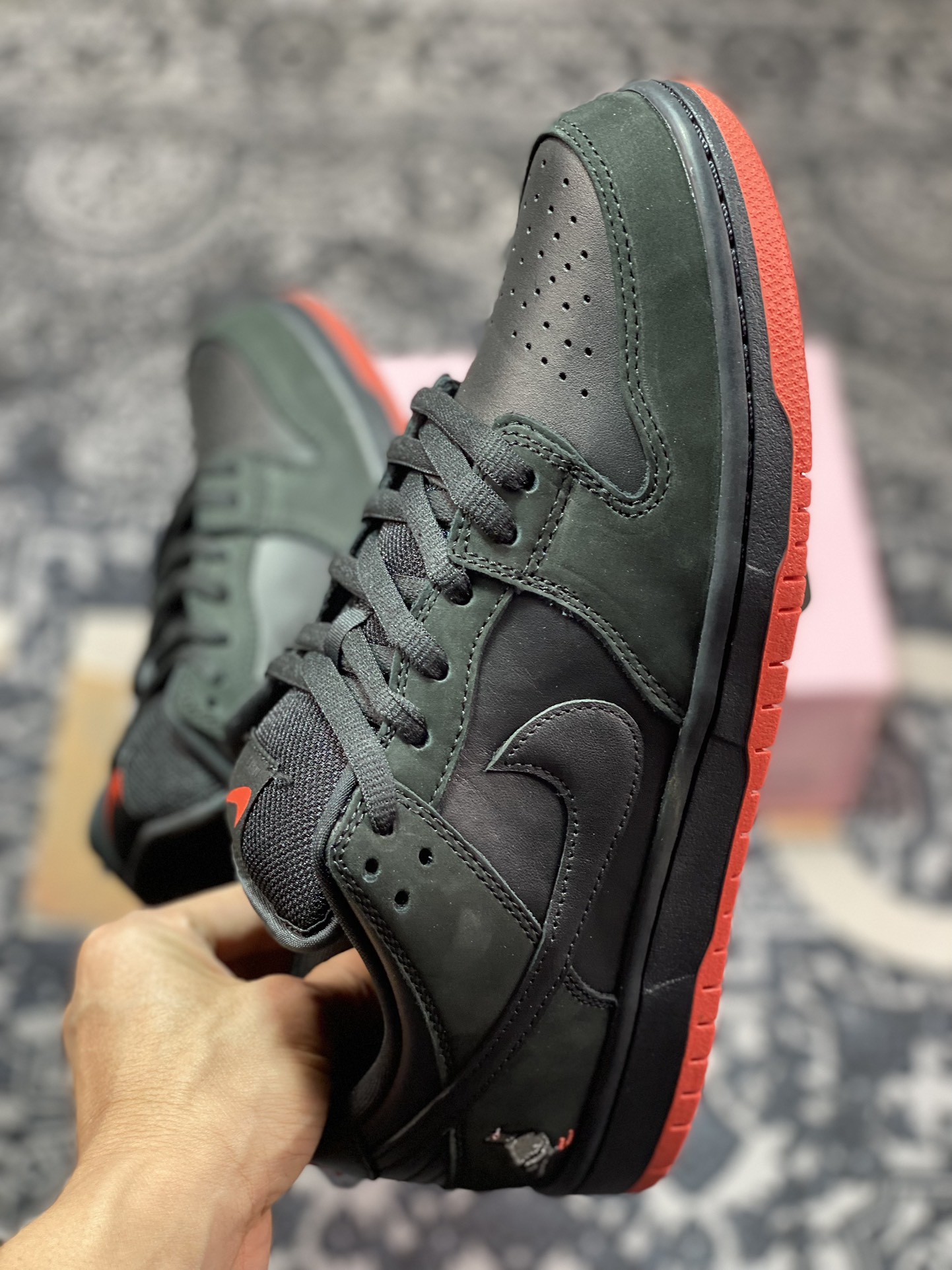 380 优选 Nike  Dunk SB Low Black Pigeon 黑鸽子 883232-008