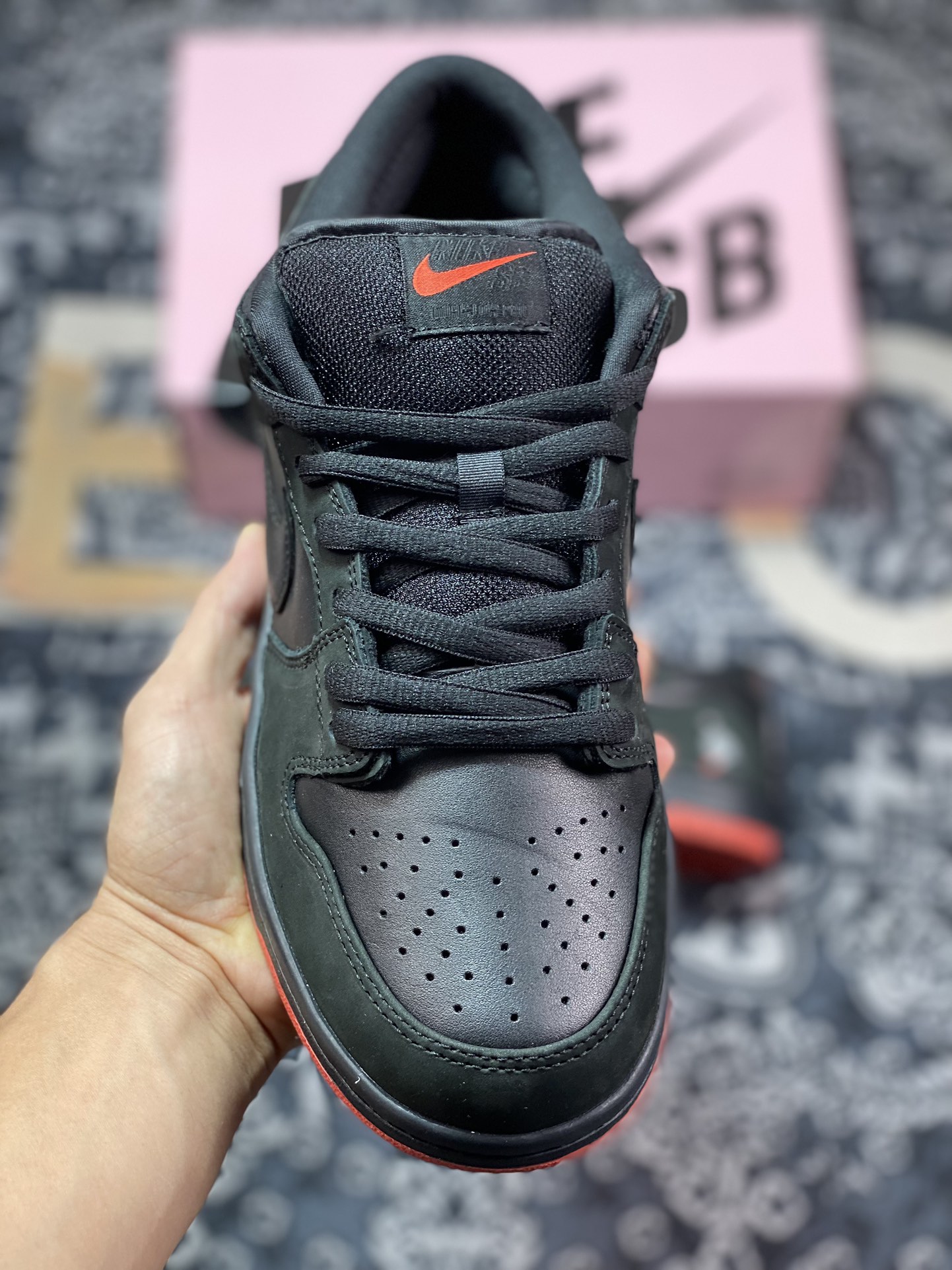 380 优选 Nike  Dunk SB Low Black Pigeon 黑鸽子 883232-008