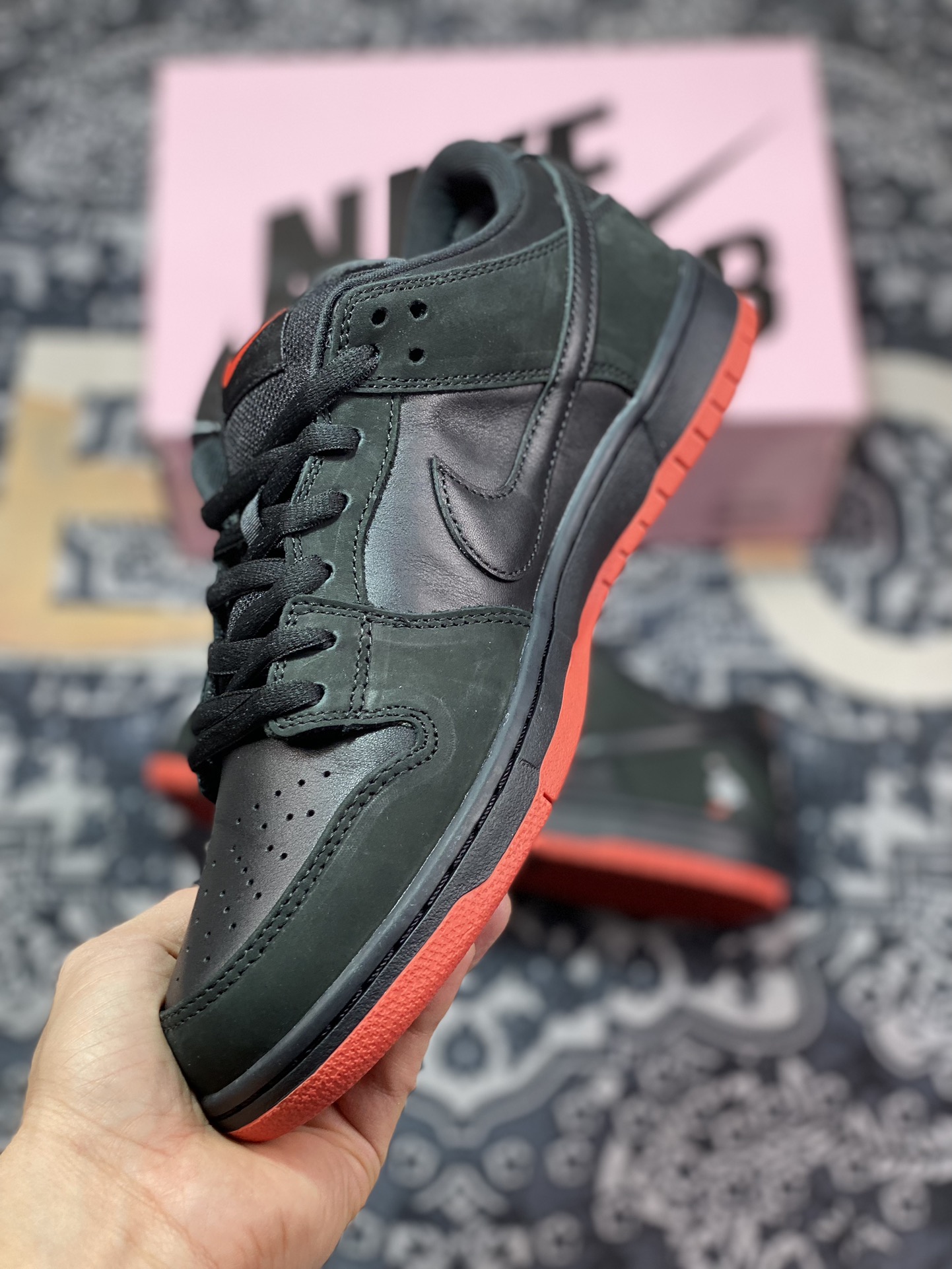 380 优选 Nike  Dunk SB Low Black Pigeon 黑鸽子 883232-008