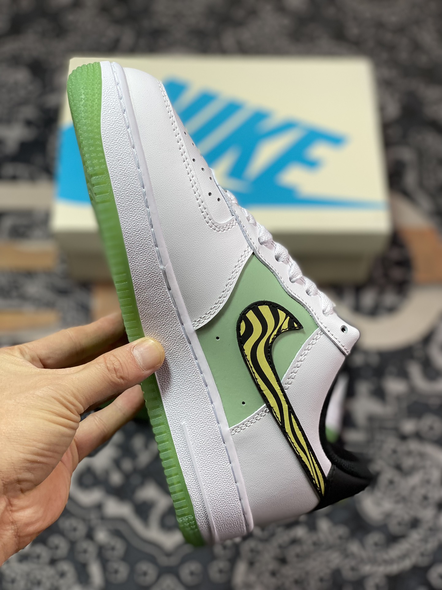 200 Nike Air Force 1 '07 Low"White/Green/Yellow"空军一号低帮板鞋“皮革白淡绿黑黄斑马纹”BS9055-827