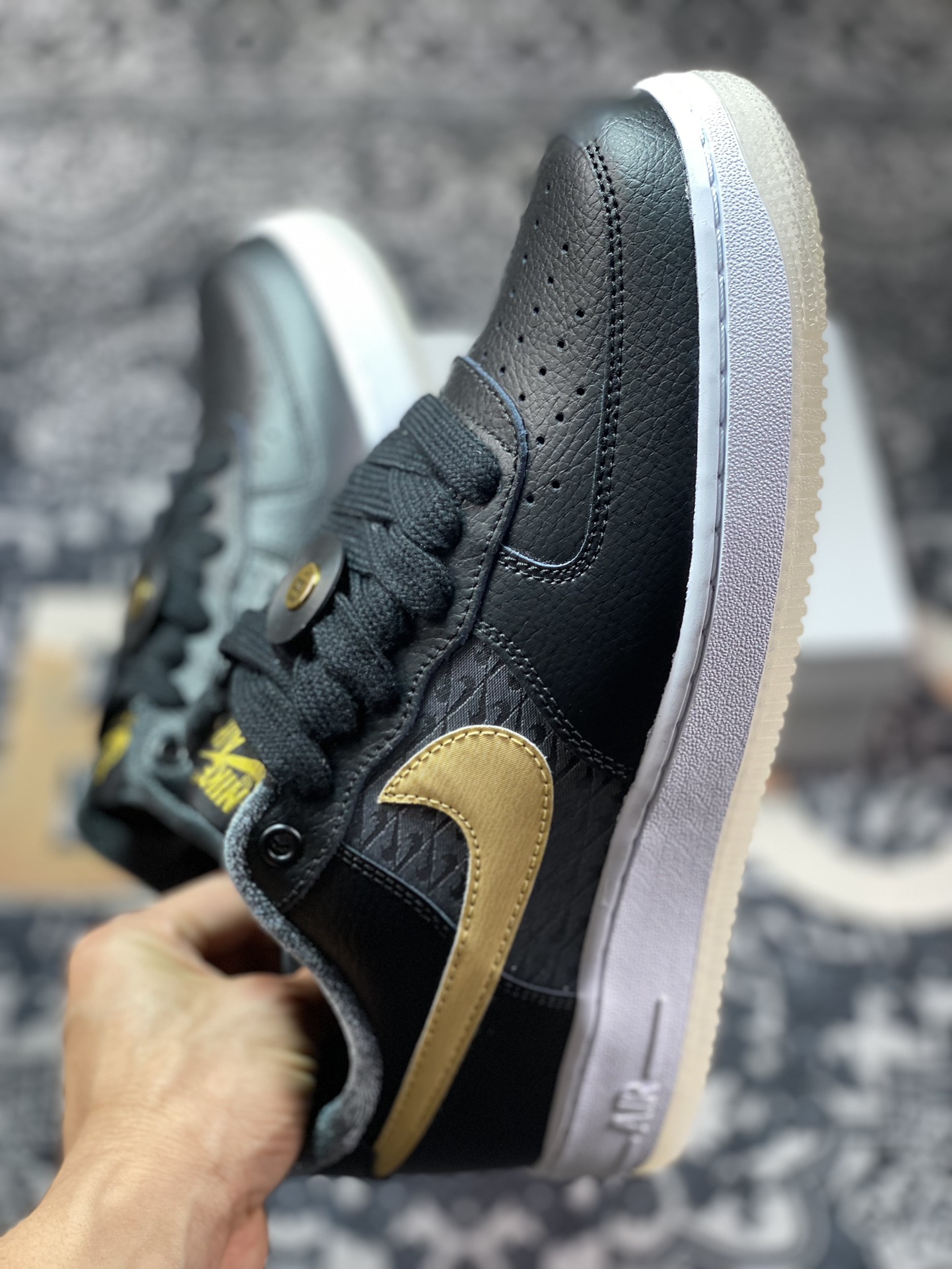 200 Air Force 1 '07 Low 黑金 FN6977-010