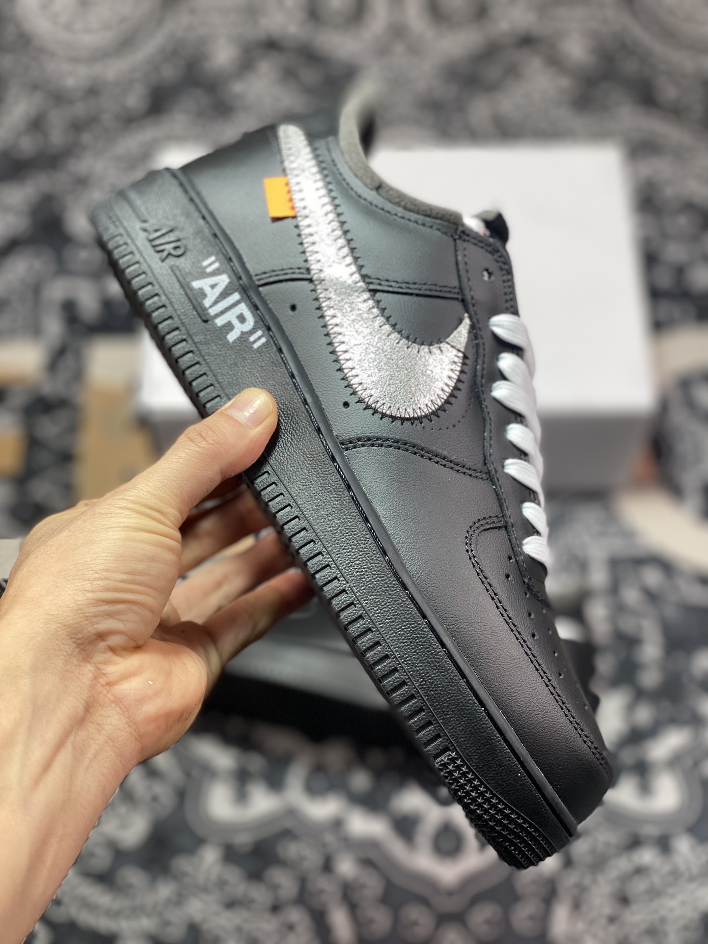 220 Off-White x Nike Air Force 1'07 Low"Black/Metallic Silver"空军一号板鞋“OW全黑橘银钩”AV5210-001