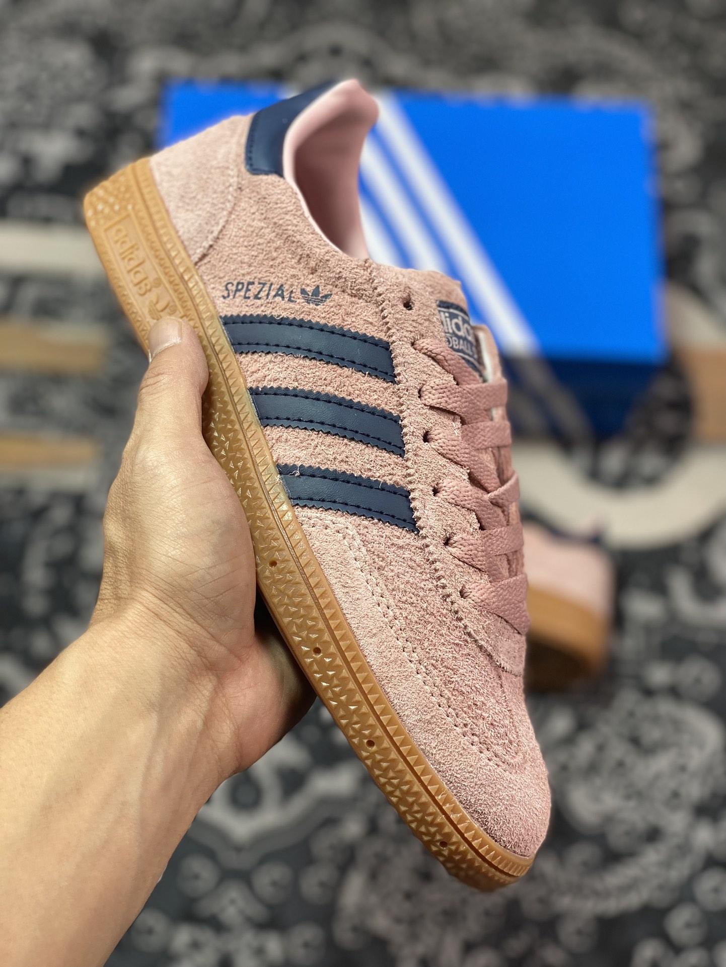 150 阿迪达斯Adidas Originals Handball SPZL 板鞋“翻毛脏粉黑”IF6561