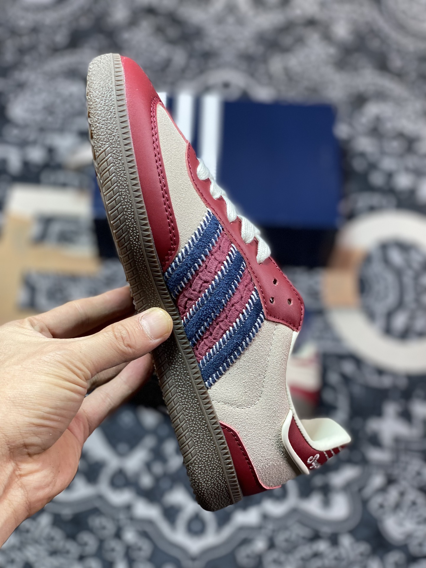 220 notitle x Adidas   Originals Samba OG 米红蓝 联名桑巴训练鞋 ID6023