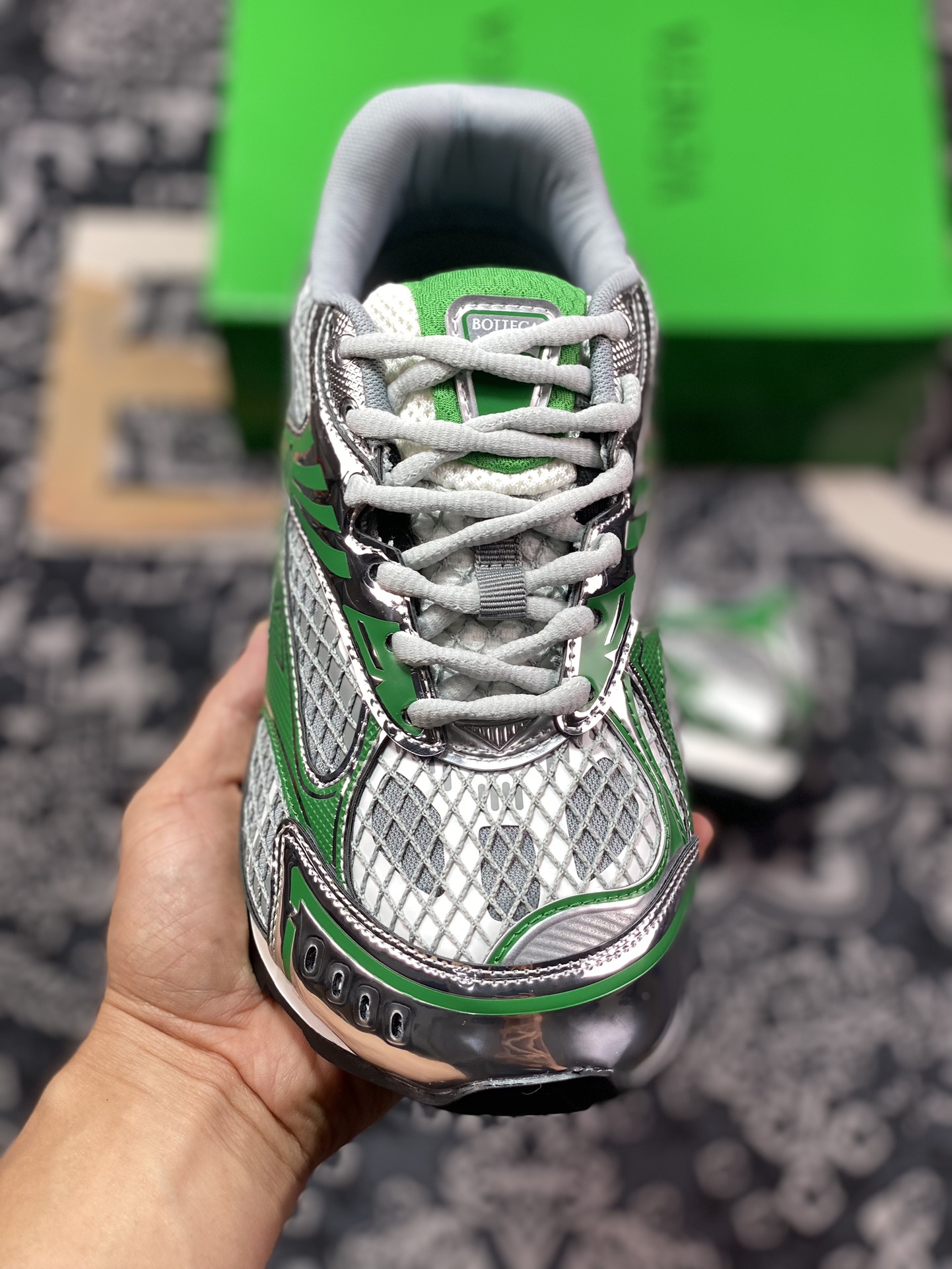 Bottega Veneta Orbit Lace-up Low Sneakers 轨道系列系带低帮运动鞋“镜面银白鹦鹉绿” 741357V2X401428