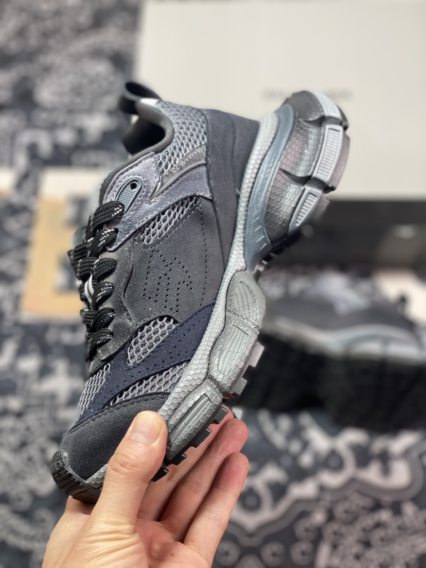 420 巴黎世家BALENCIAGA 3XL Suede Sneakers 3+绒面版系列低帮慢跑鞋“绒面黑暗灰2.0”759692 W3XLI 1819