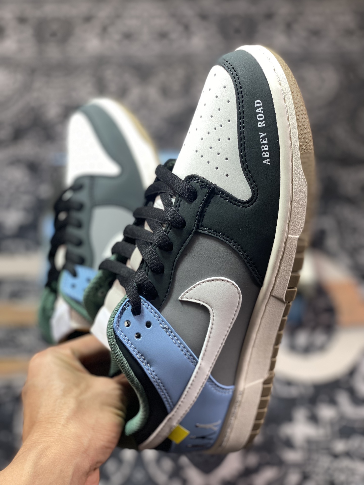 300 NK Dunk Low 低帮运动休闲板鞋“联名黑灰兰白” PU6652-123