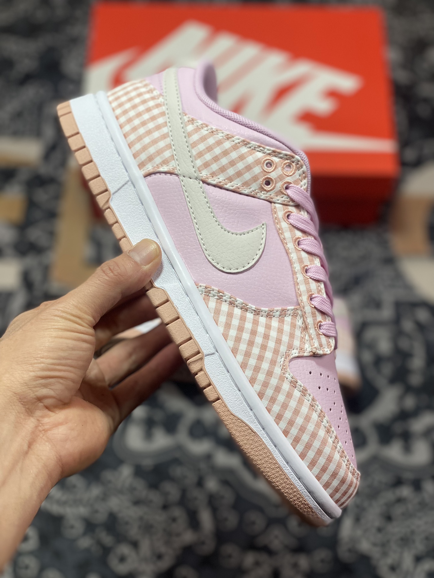 220  Nike Dunk Low WMNS “Pink Gingham” 珍珠粉   FB9881-600