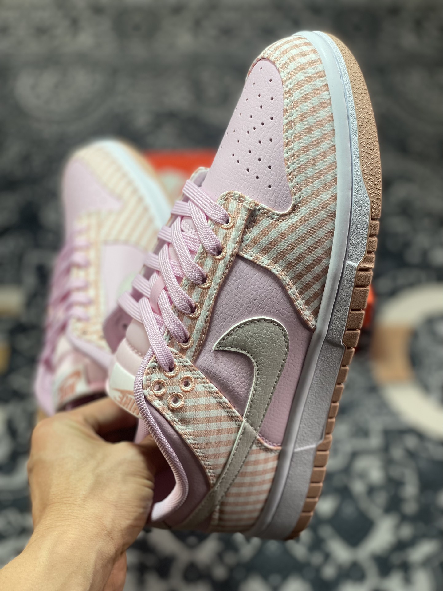 220  Nike Dunk Low WMNS “Pink Gingham” 珍珠粉   FB9881-600