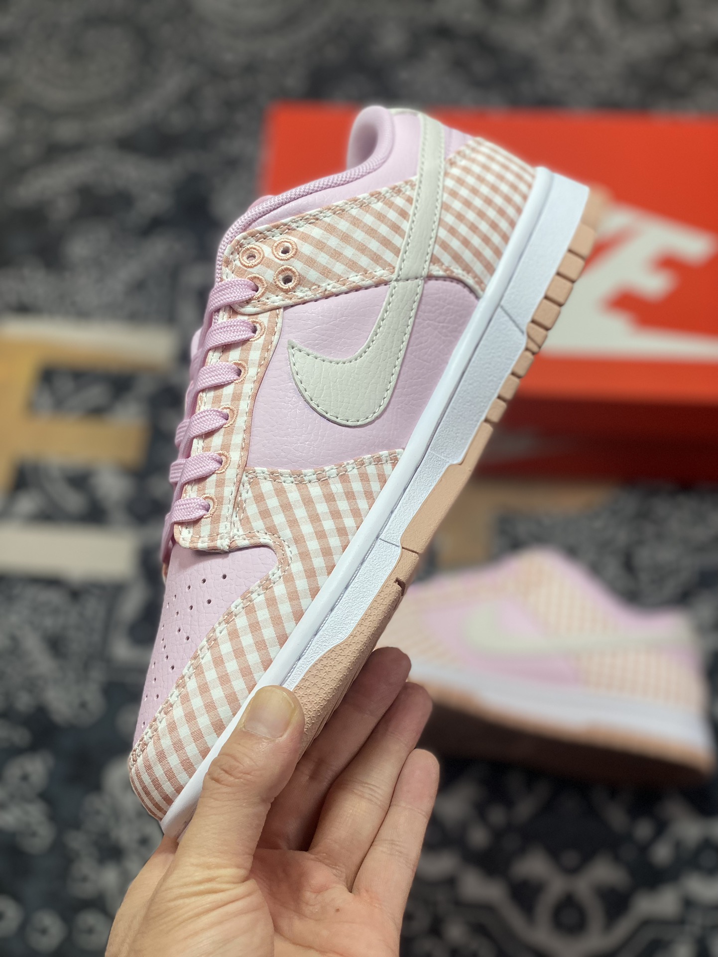 220  Nike Dunk Low WMNS “Pink Gingham” 珍珠粉   FB9881-600