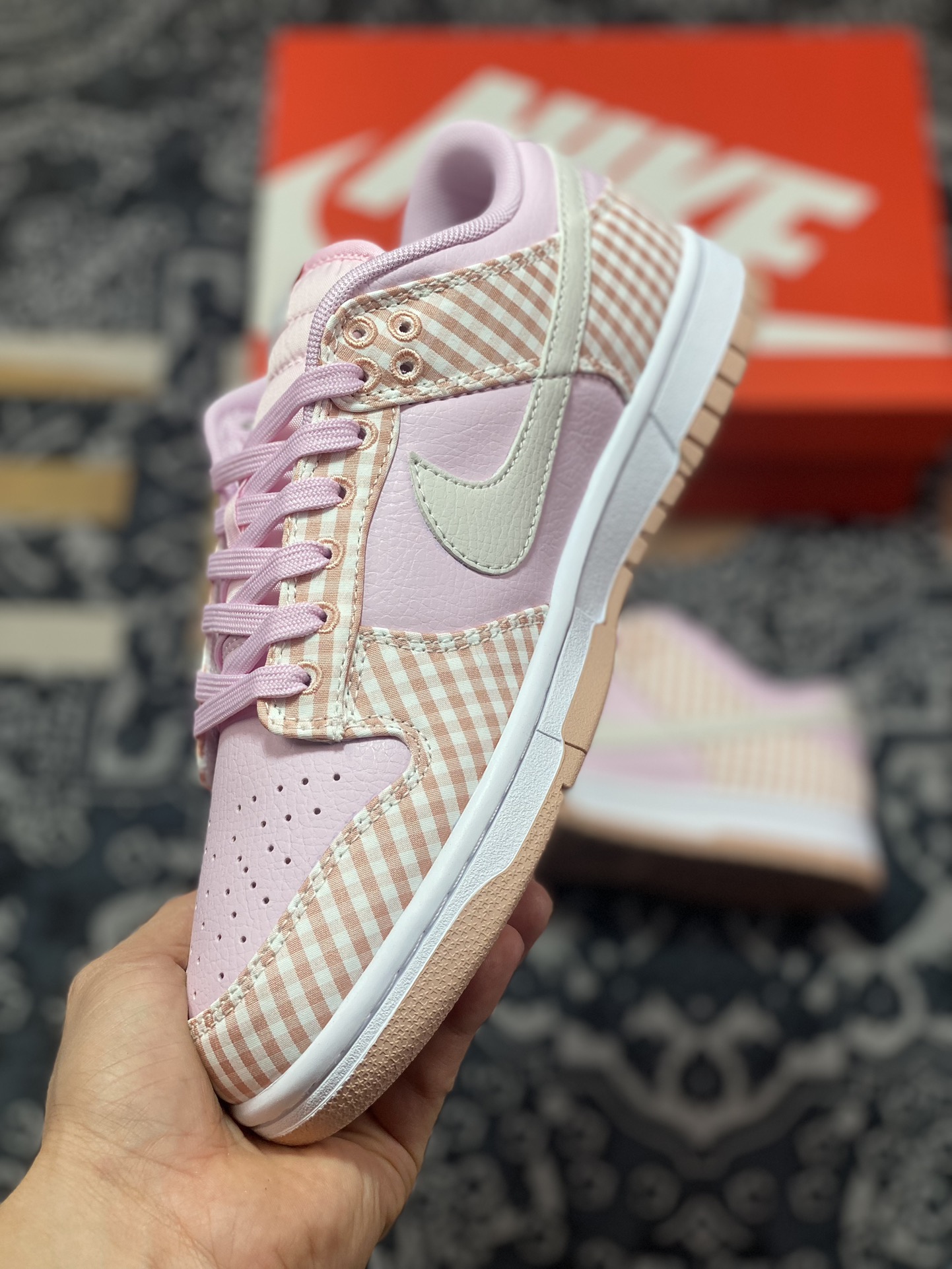 220  Nike Dunk Low WMNS “Pink Gingham” 珍珠粉   FB9881-600